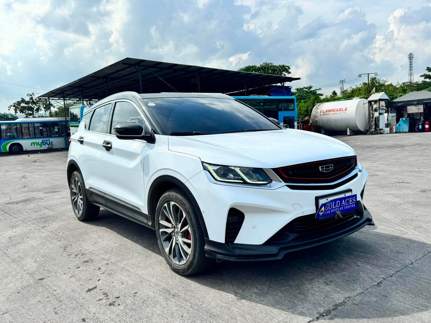 2021 GEELY COOLRAY SPORTS 1.5L AUTOMATIC TRANSMISSION Gold Aces Car Display Center