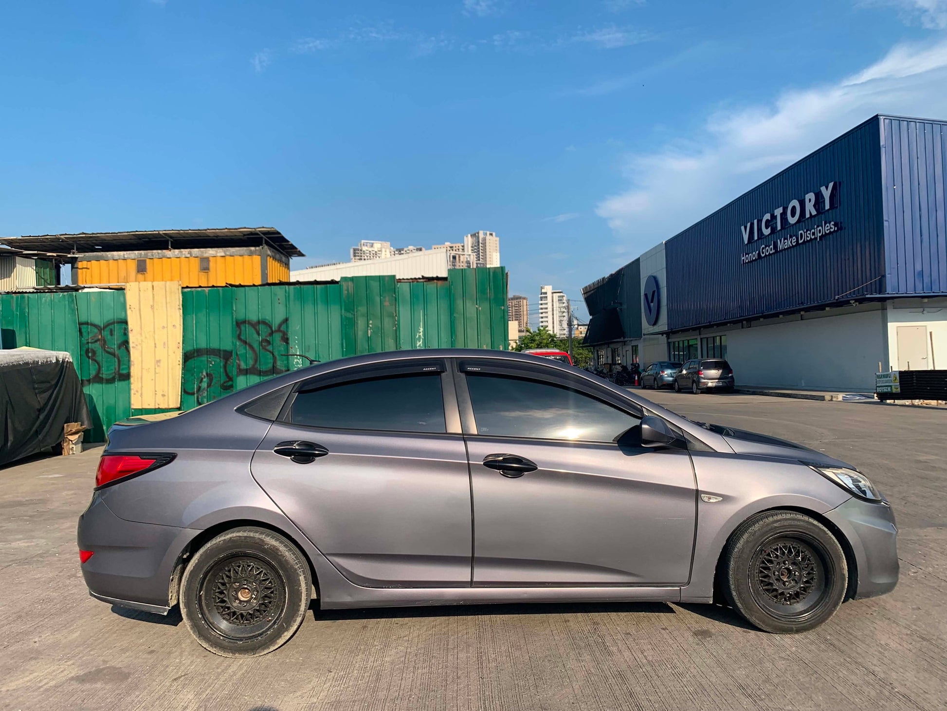 2016 HYUNDAI ACCENT 1.4L GL MANUAL TRANSMISSION Gold Aces Car Display Center