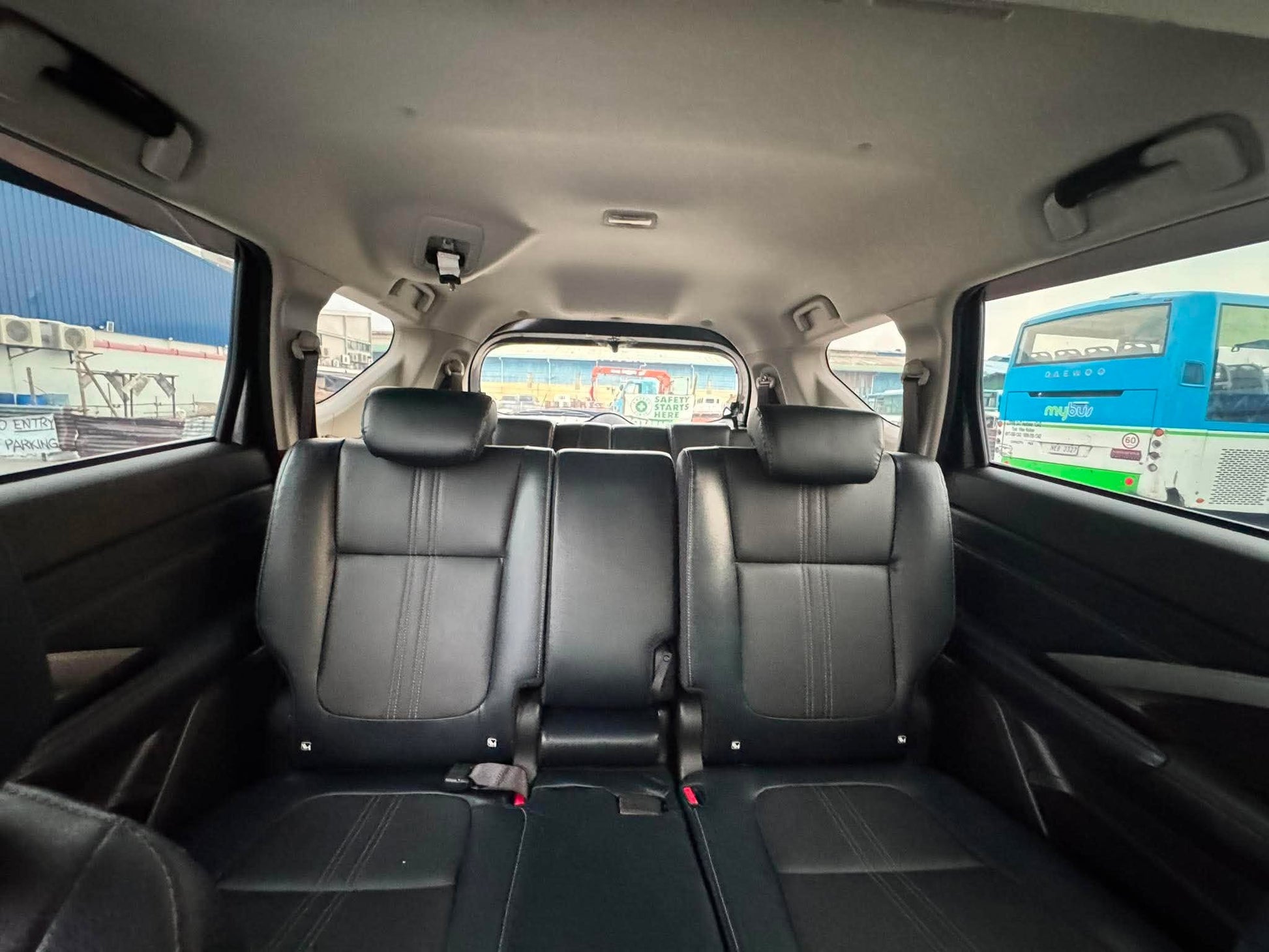 2023 MITSUBISHI XPANDER CROSS 1.5L AUTOMATIC TRANSMISSION Gold Aces Car Display Center