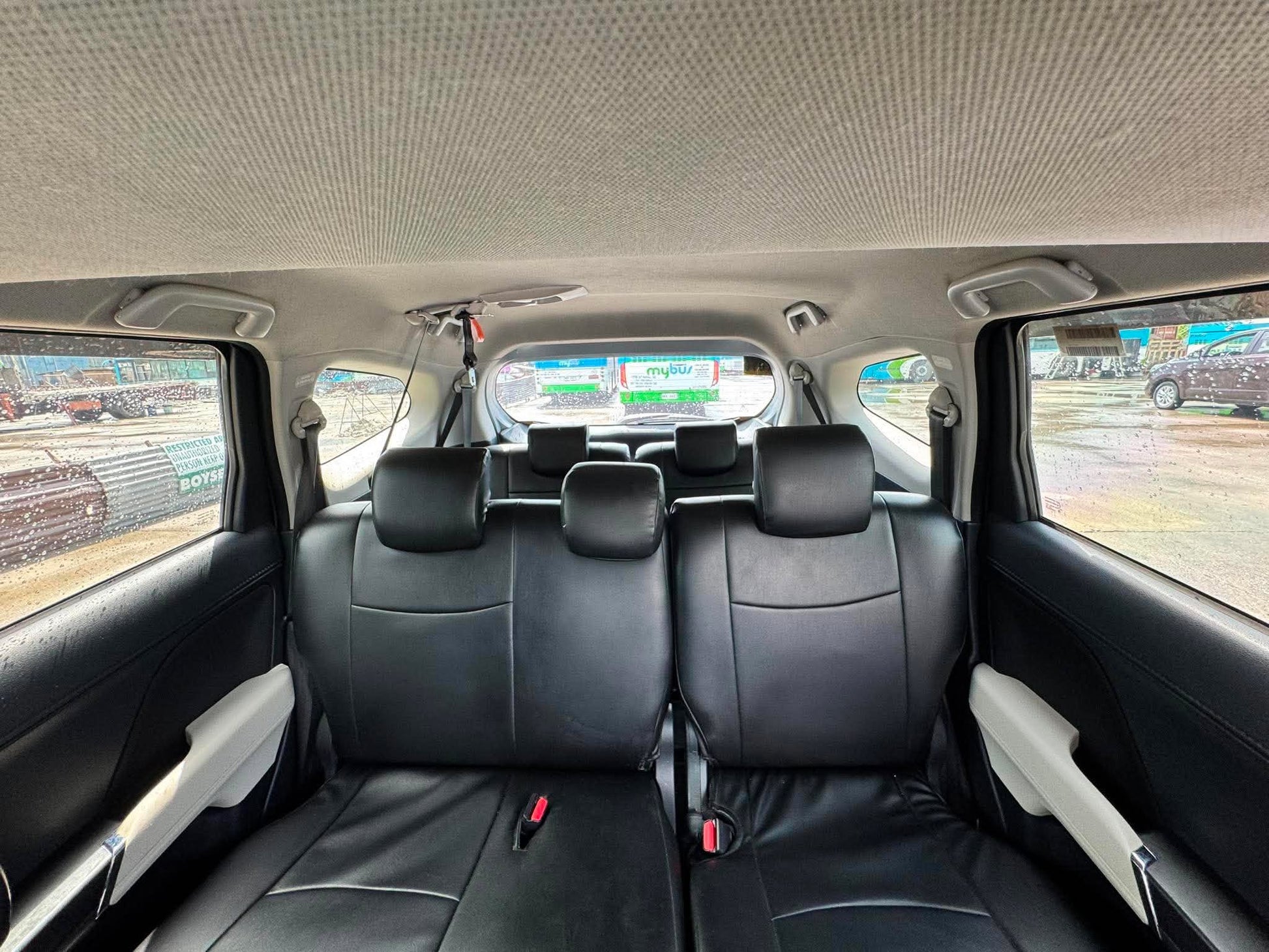 2023 TOYOTA RUSH 1.5L E MANUAL TRANSMISSION (15TKMS ONLY!) Gold Aces Car Display Center