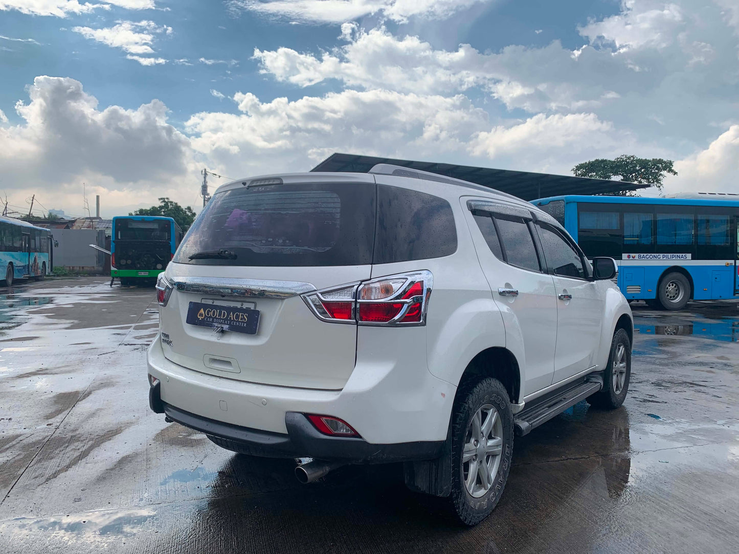 2015 ISUZU MUX LSA 2.4L AUTOMATIC TRANSMISSION Gold Aces Car Display Center