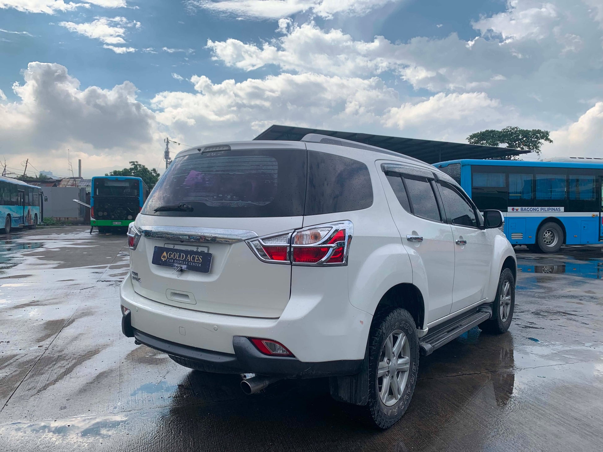 2015 ISUZU MUX LSA 2.4L AUTOMATIC TRANSMISSION Gold Aces Car Display Center