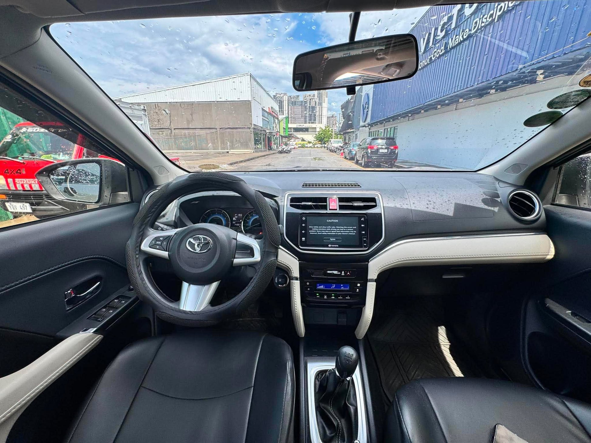 2023 TOYOTA RUSH 1.5L E MANUAL TRANSMISSION (15TKMS ONLY!) Gold Aces Car Display Center
