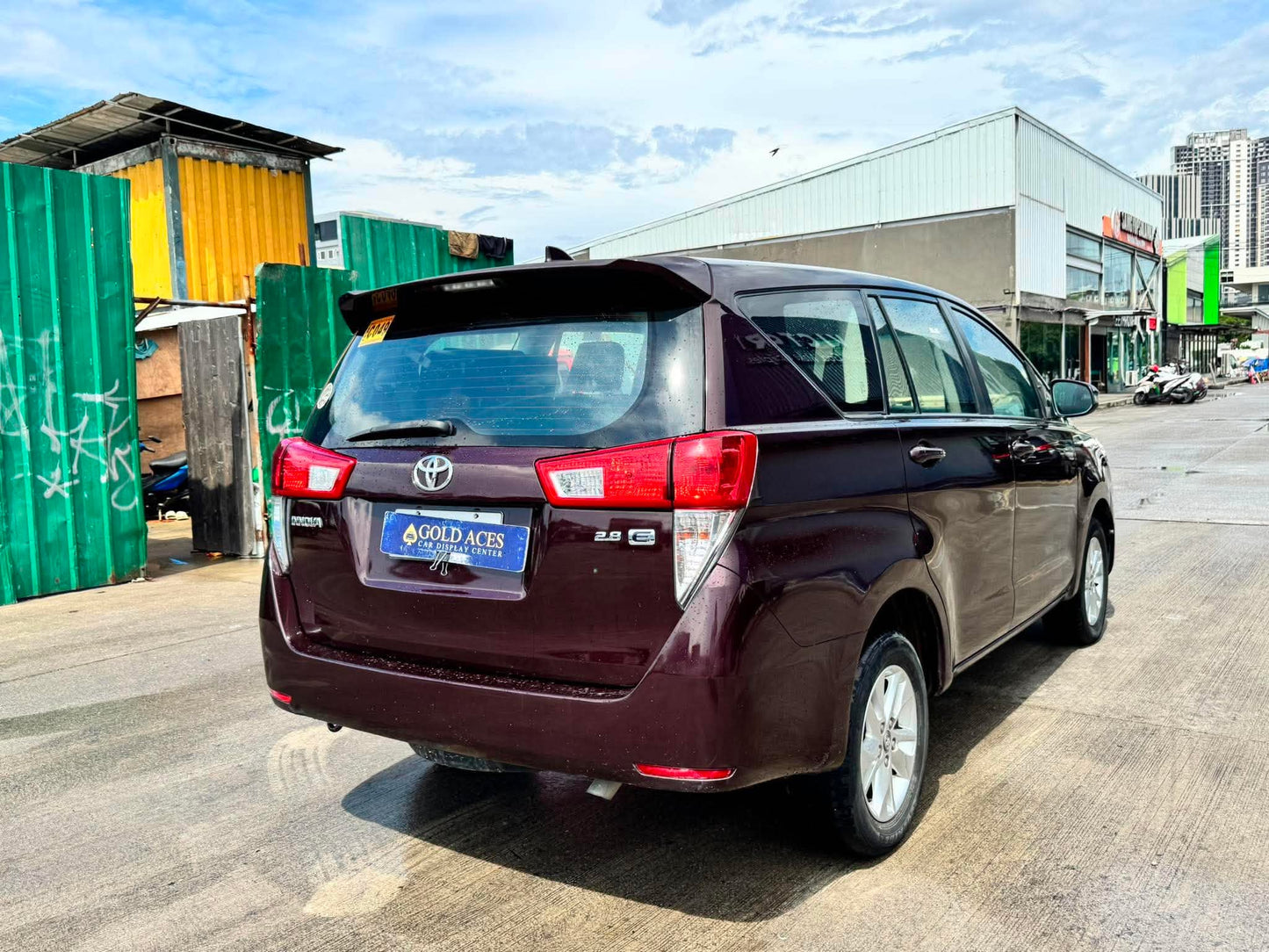 NEW ARRIVAL! 2018 TOYOTA INNOVA E 2.5L AUTOMATIC TRANSMISSION Gold Aces Car Display Center