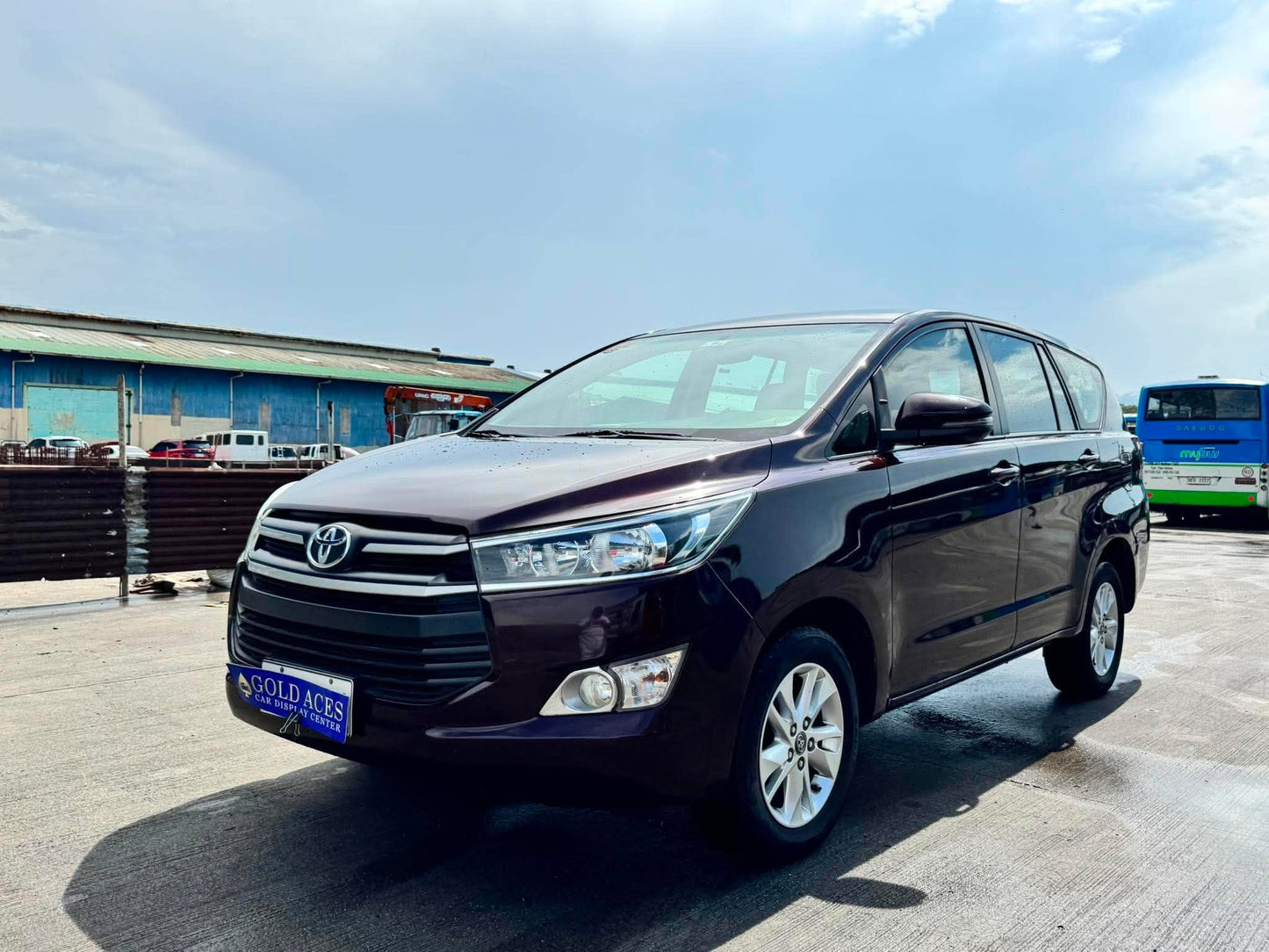 NEW ARRIVAL! 2018 TOYOTA INNOVA E 2.5L AUTOMATIC TRANSMISSION Gold Aces Car Display Center