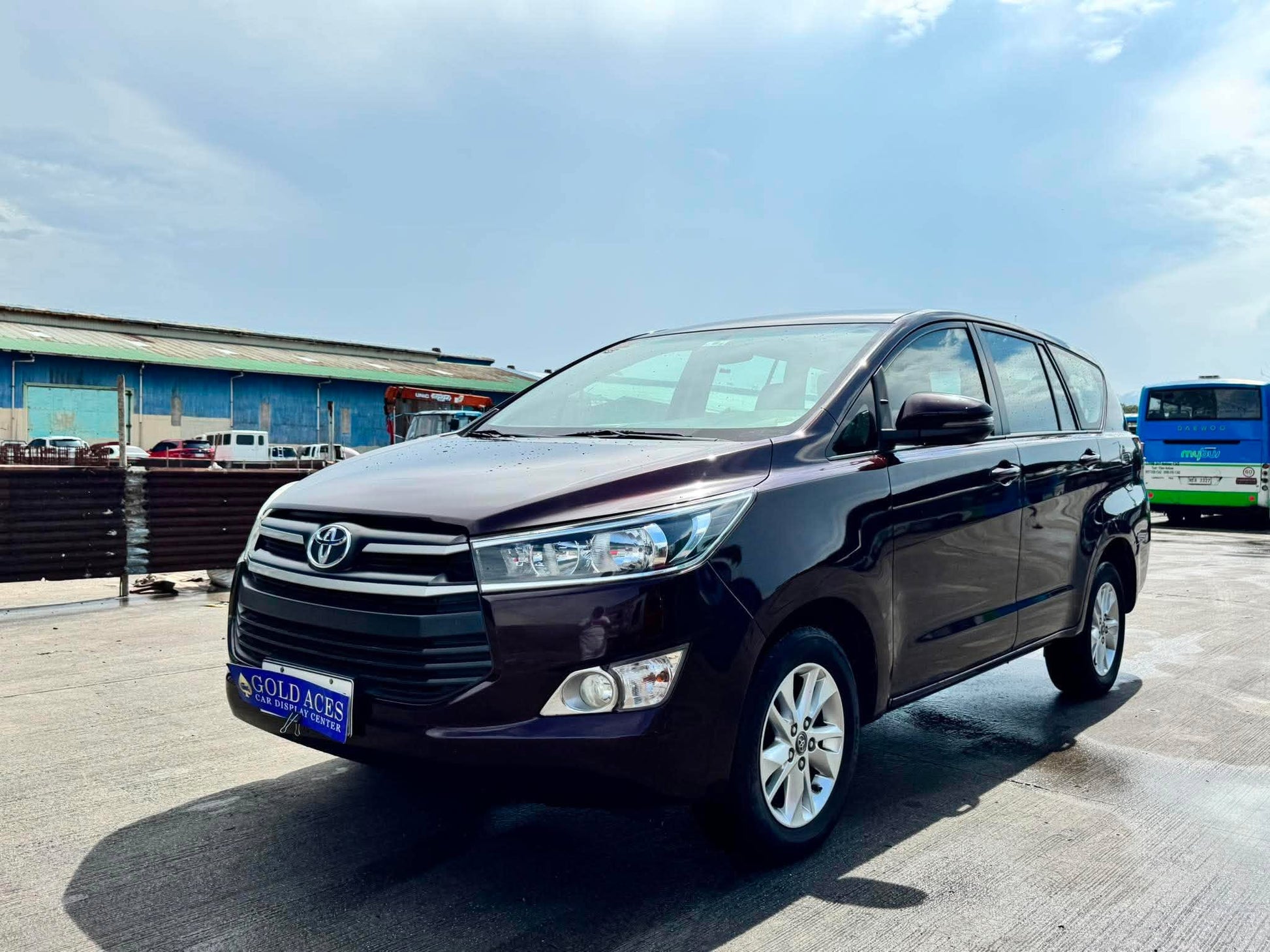 NEW ARRIVAL! 2018 TOYOTA INNOVA E 2.5L AUTOMATIC TRANSMISSION Gold Aces Car Display Center