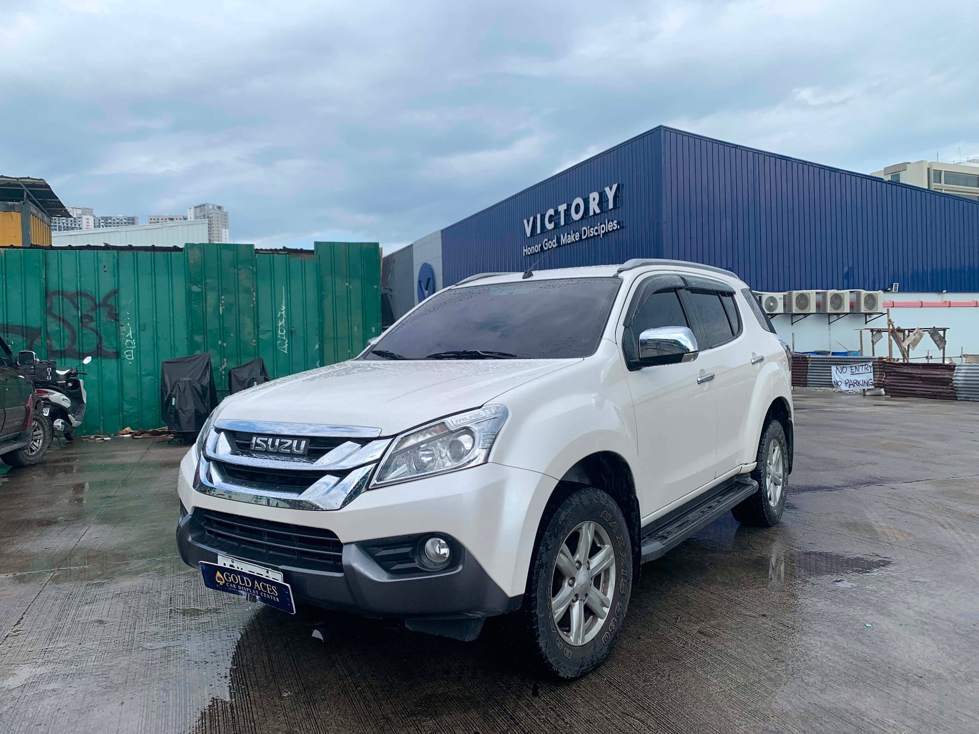 2015 ISUZU MUX LSA 2.4L AUTOMATIC TRANSMISSION Gold Aces Car Display Center