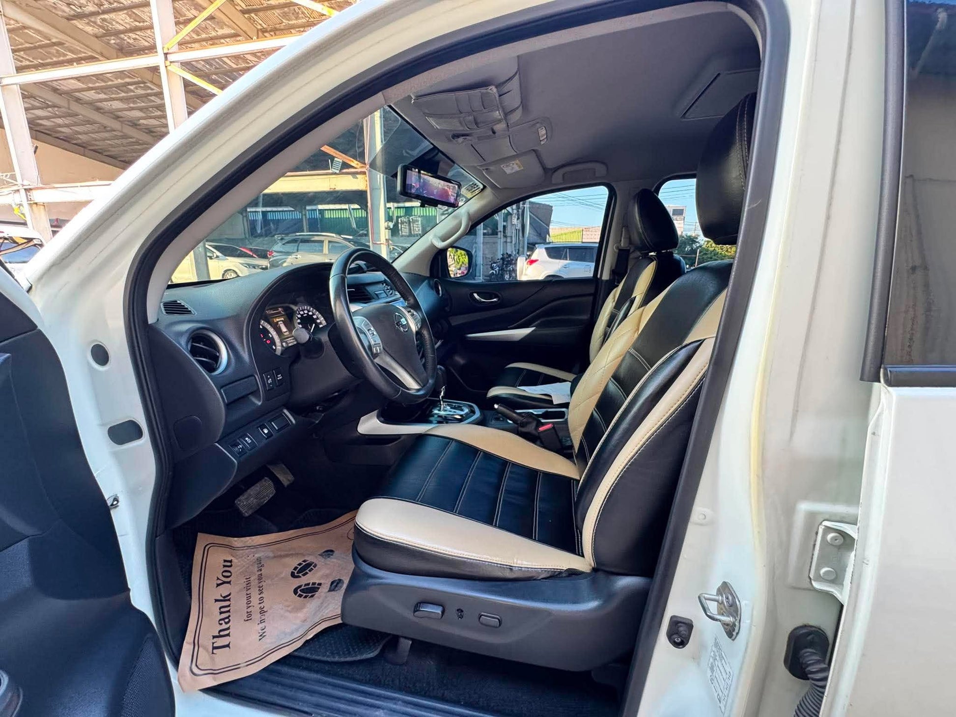 2019 NISSAN TERRA 2.5L VL 4X4 AUTOMATIC TRANSMISSION Gold Aces Car Display Center
