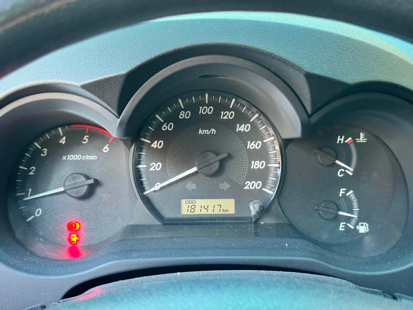 2014 TOYOTA HILUX J 2.5L MANUAL TRANSMISSION Gold Aces Car Display Center