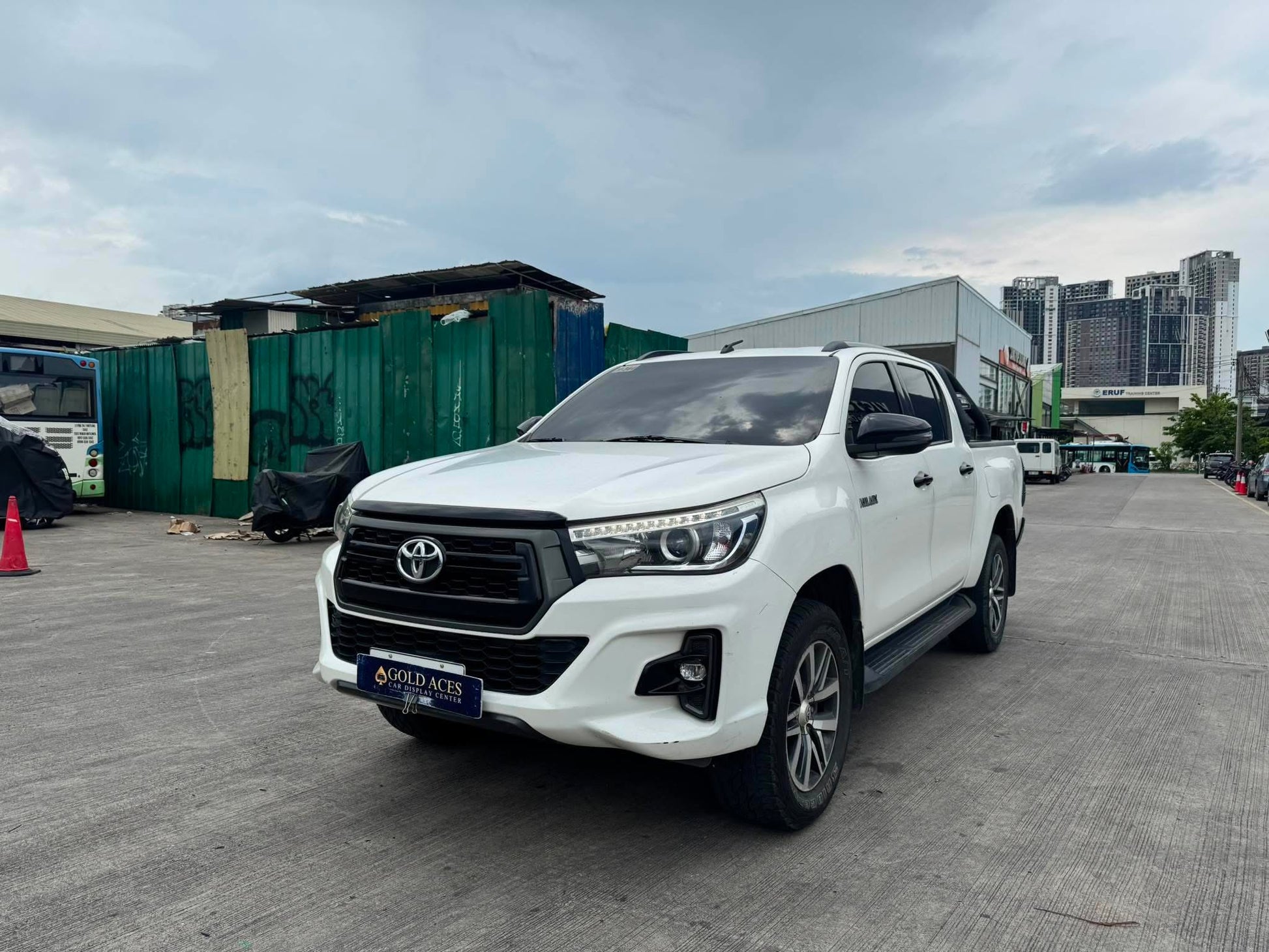 2019 TOYOTA HILUX CONQUEST G 2.4L 4X2 AUTOMATIC TRANSMISSION TOYOTA