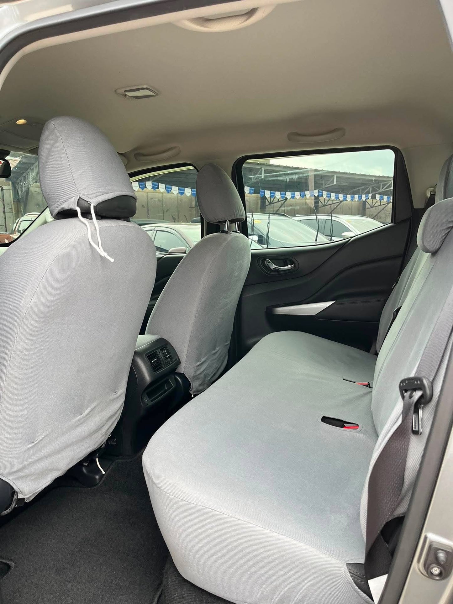 2022 NISSAN NAVARA VL 2.5L 4X2 AUTOMATIC TRANSMISSION Gold Aces Car Display Center