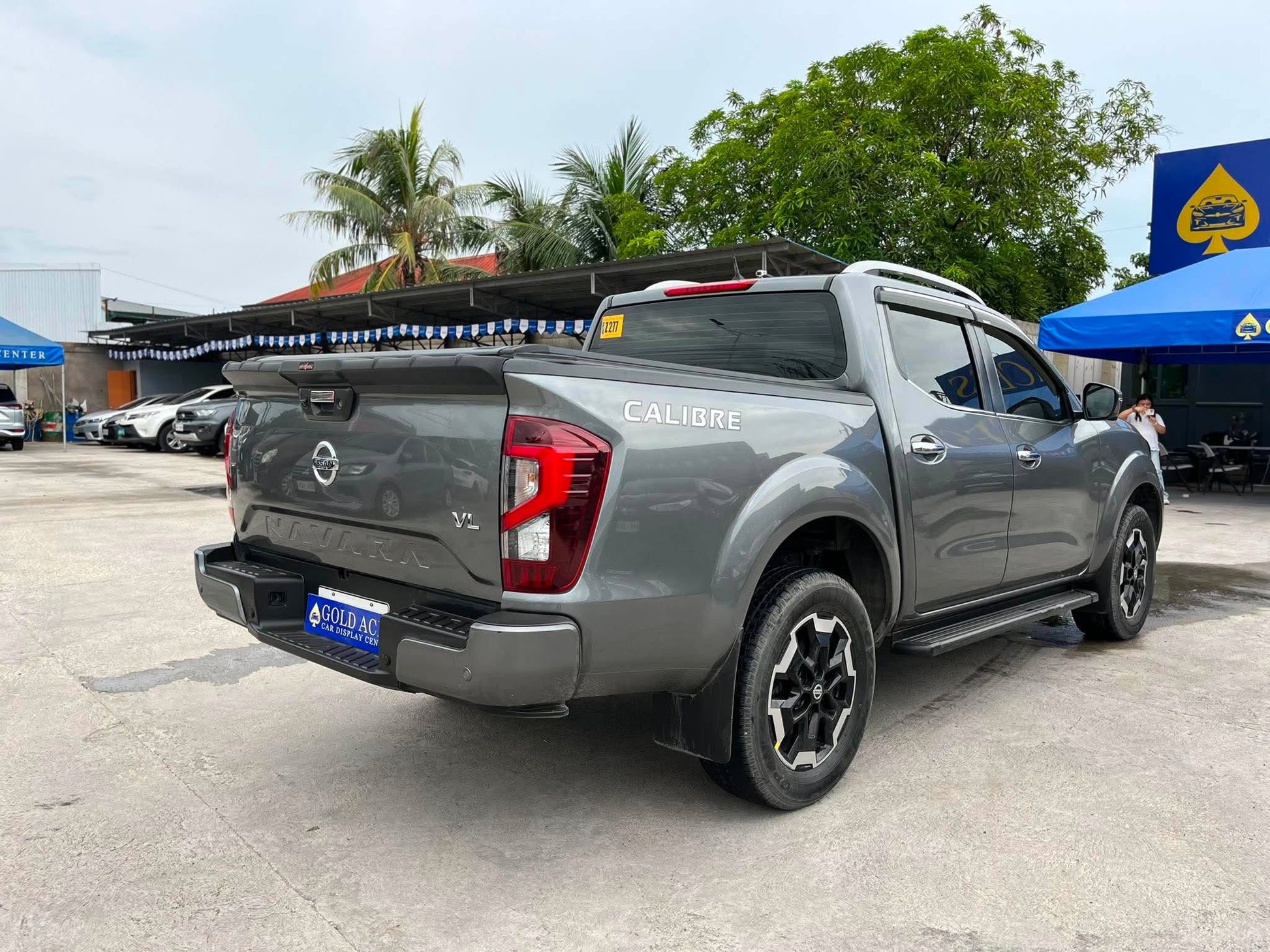 2022 NISSAN NAVARA VL 2.5L 4X2 AUTOMATIC TRANSMISSION Gold Aces Car Display Center