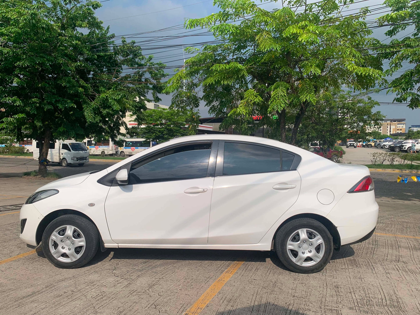 2014 MAZDA 2 1.3L SDN MANUAL TRANSMISSION (70TKMS ONLY!) Gold Aces Car Display Center