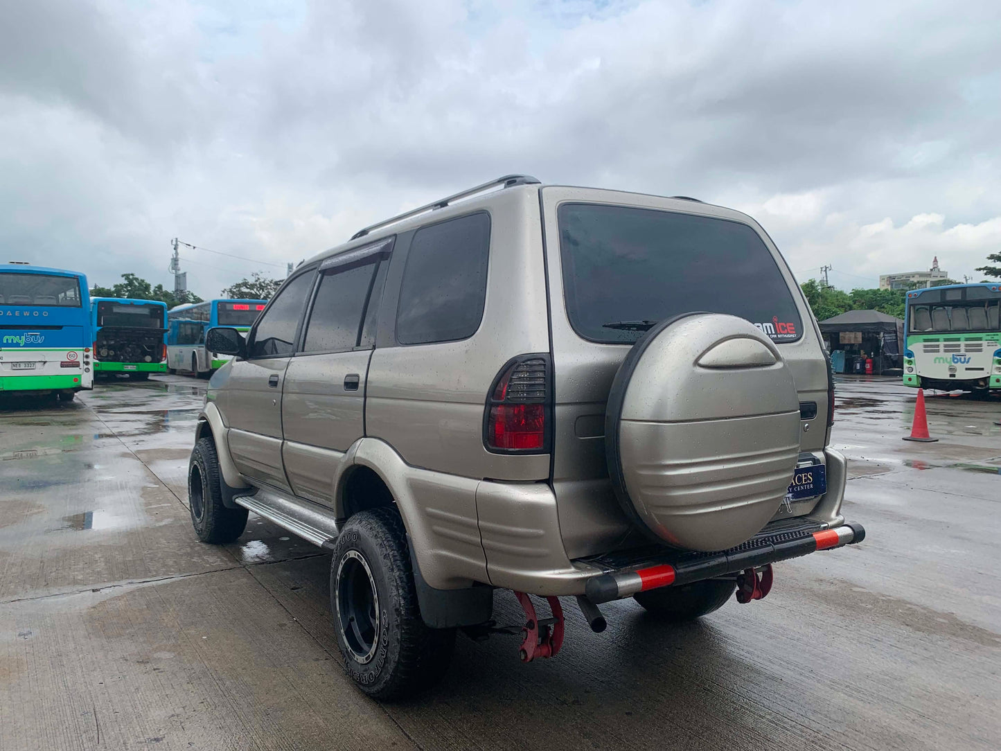 2003 ISUZU CROSSWIND 2.5L Diesel Engine AUTOMATIC TRANSMISSION Gold Aces Car Display Center