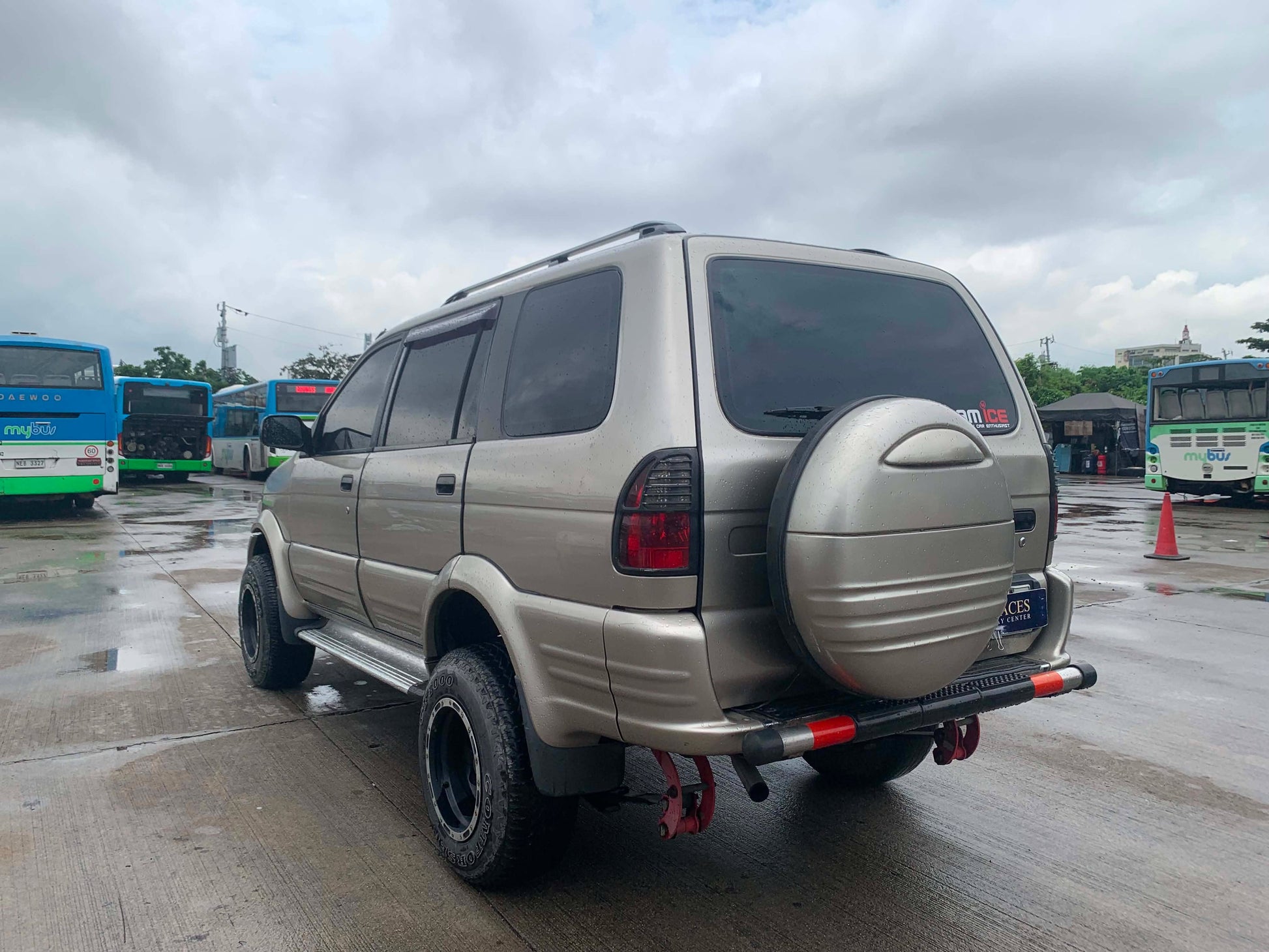2003 ISUZU CROSSWIND 2.5L Diesel Engine AUTOMATIC TRANSMISSION Gold Aces Car Display Center