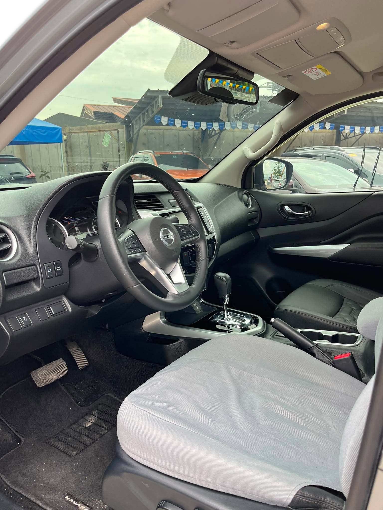 2022 NISSAN NAVARA VL 2.5L 4X2 AUTOMATIC TRANSMISSION Gold Aces Car Display Center