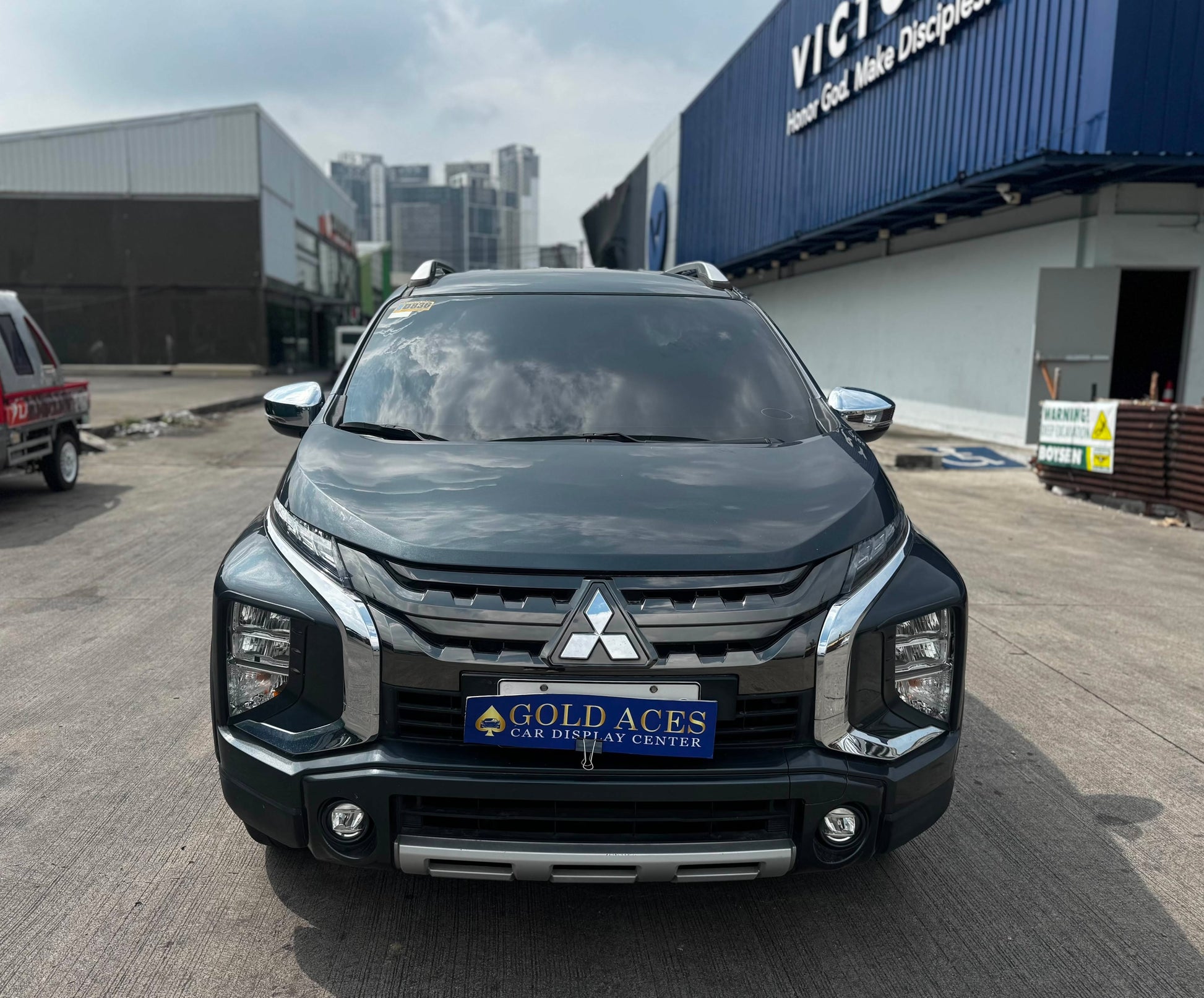 2022 MITSUBISHI XPANDER CROSS 1.5L AUTOMATIC TRANSMISSION Gold Aces Car Display Center