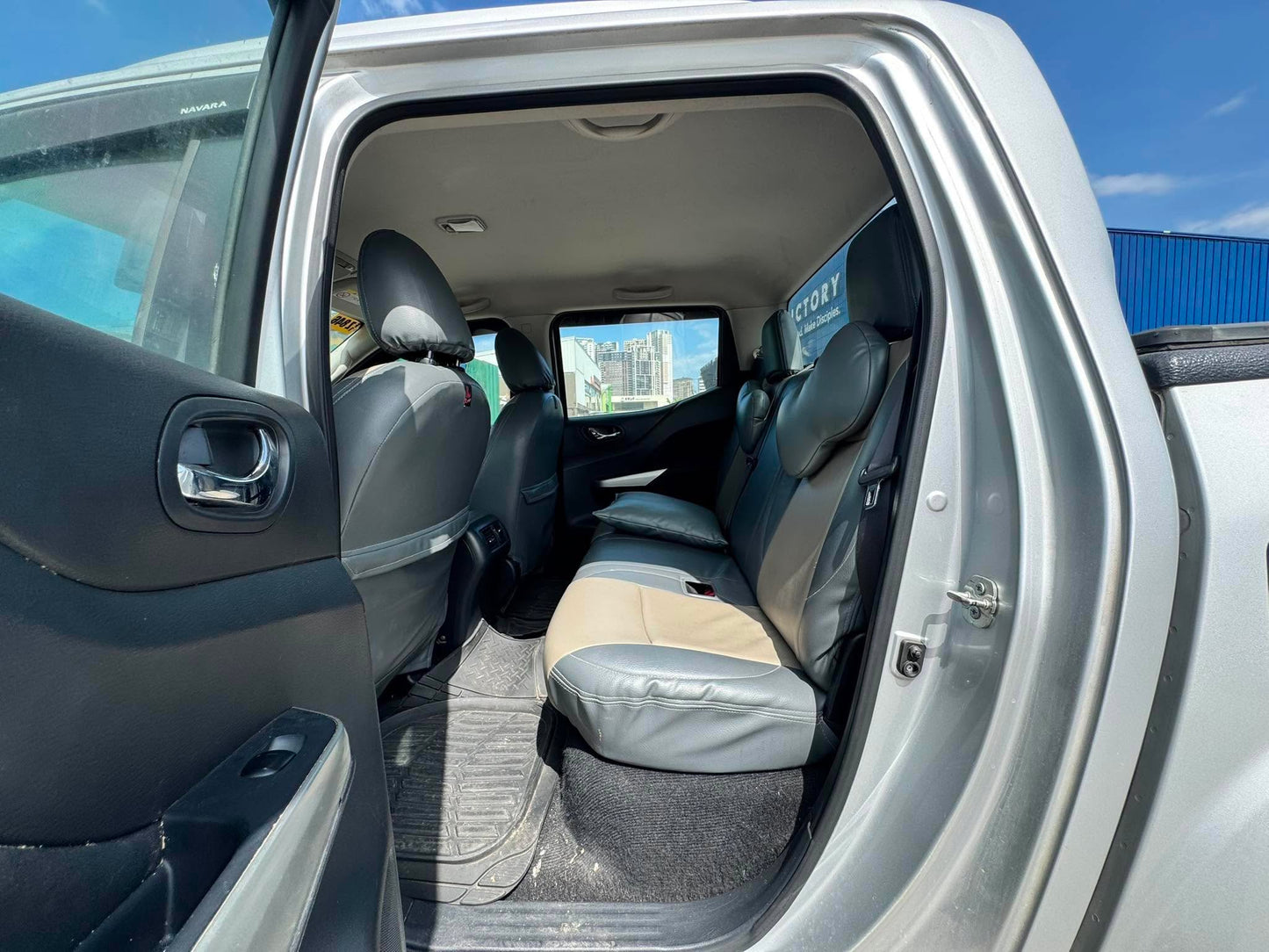 2019 NISSAN NAVARA 2.5L 4X2 EL AUTOMATIC TRANSMISSION Gold Aces Car Display Center