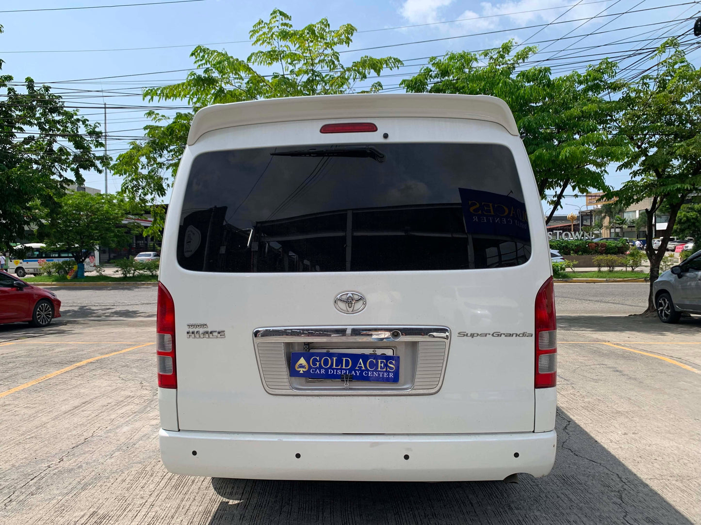 2013 TOYOTA HIACE SUPER GRANDIA 2.8L DSL AUTOMATIC TRANSMISSION Gold Aces Car Display Center