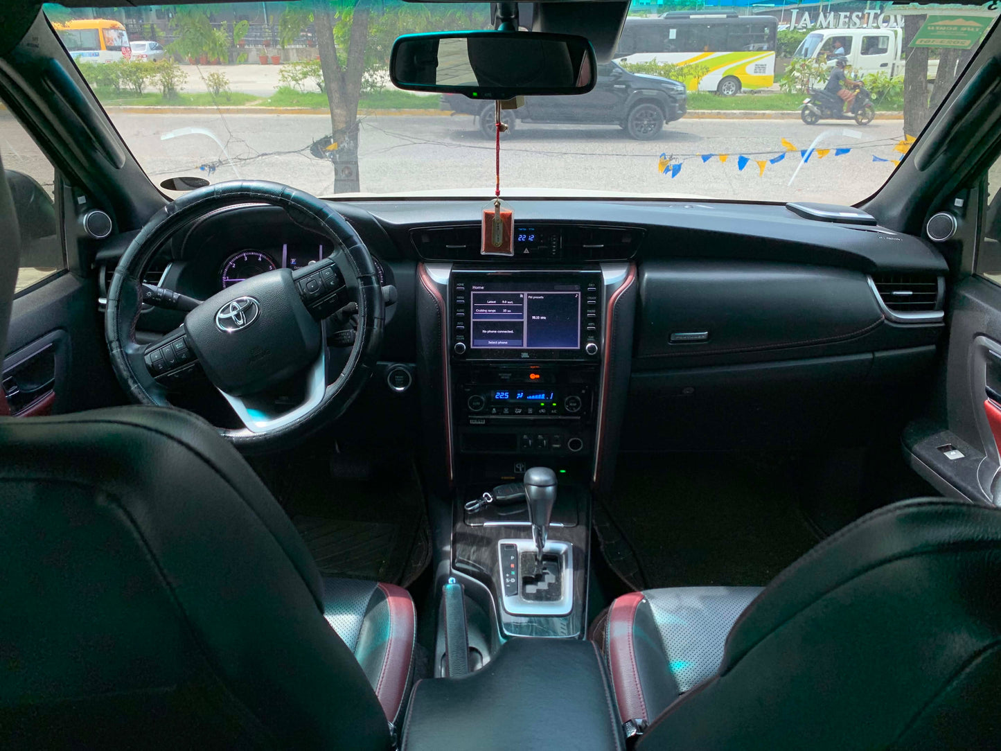 NEW ARRIVAL! 2021 TOYOTA FORTUNER 2.8L LTD 4X2 AUTOMATIC TRANSMISSION (37TKMS ONLY!) Gold Aces Car Display Center