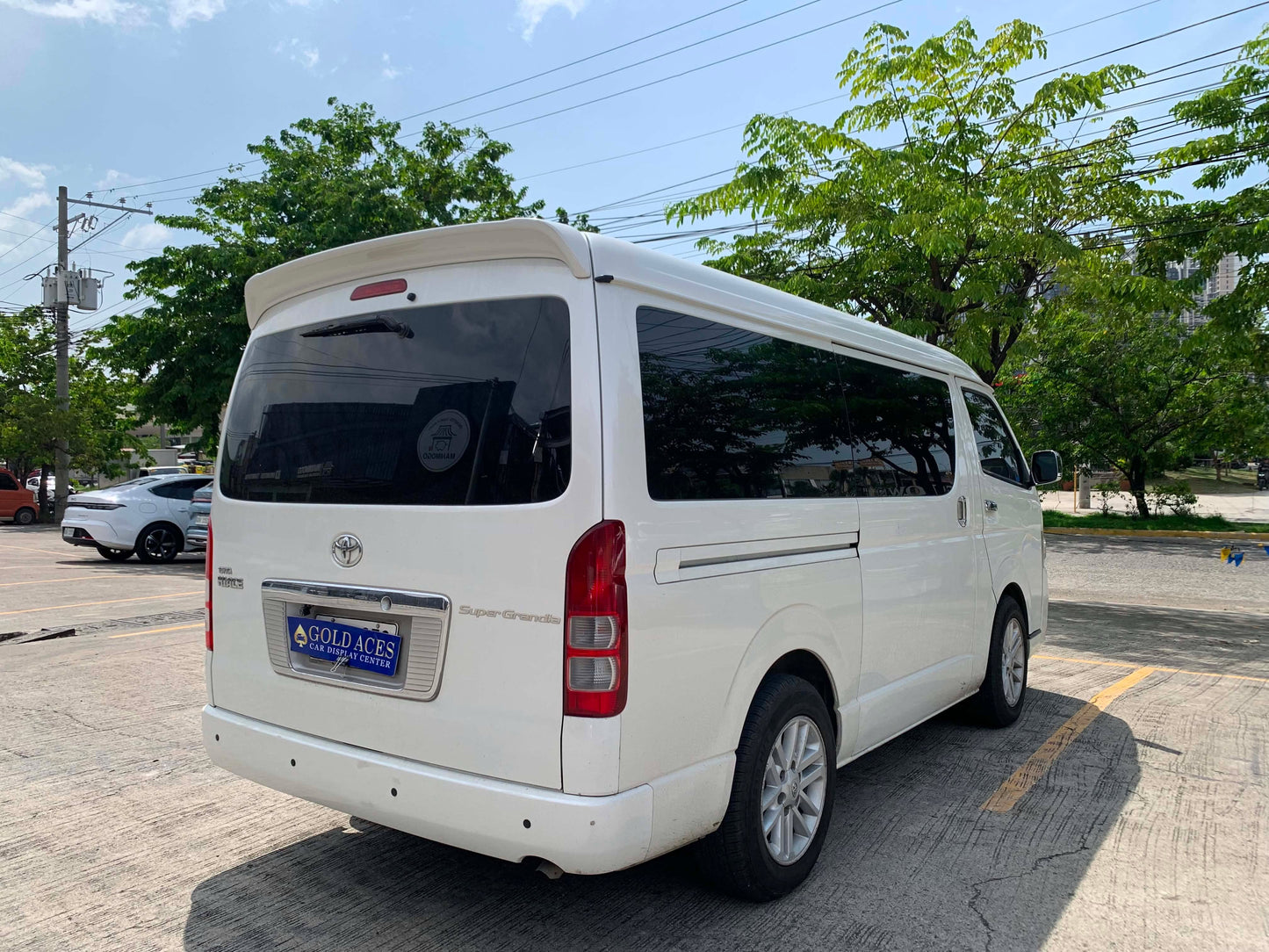 2013 TOYOTA HIACE SUPER GRANDIA 2.8L DSL AUTOMATIC TRANSMISSION Gold Aces Car Display Center