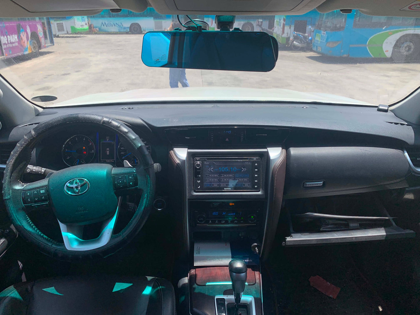 2017 TOYOTA FORTUNER V 2.4L 4X2 AUTOMATIC TRANSMISSION Gold Aces Car Display Center
