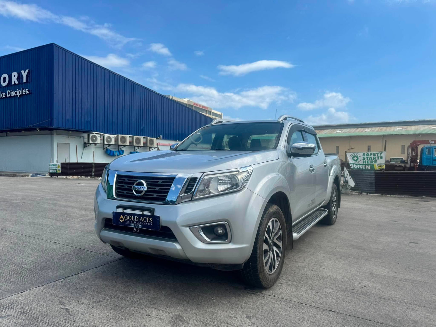 2019 NISSAN NAVARA 2.5L 4X2 EL AUTOMATIC TRANSMISSION Gold Aces Car Display Center