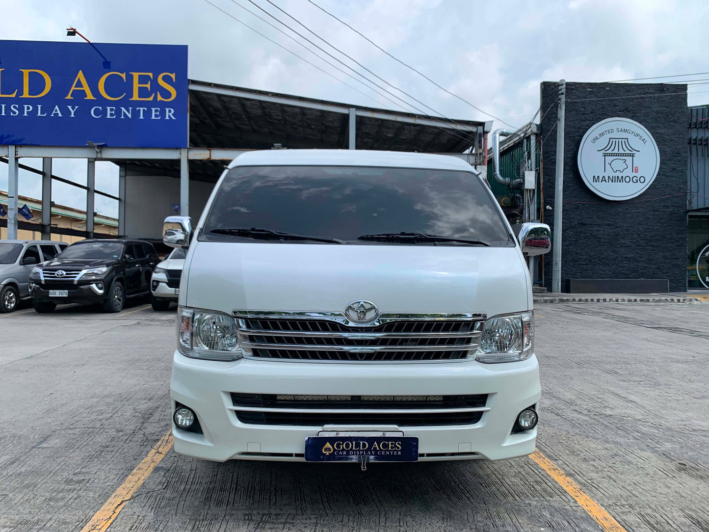 2013 TOYOTA HIACE SUPER GRANDIA 2.8L DSL AUTOMATIC TRANSMISSION Gold Aces Car Display Center
