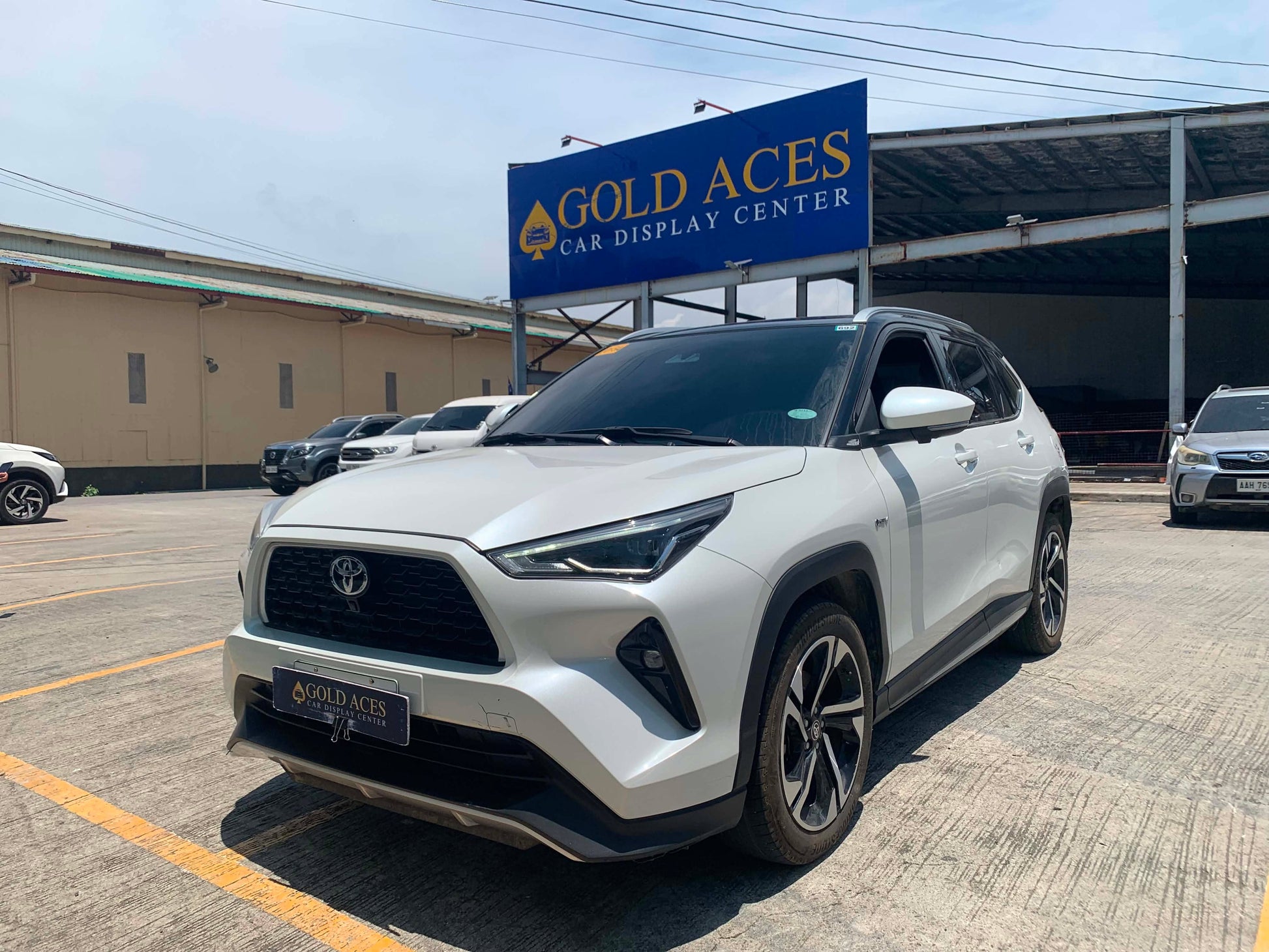 2025 TOYOTA YARIS CROSS S 1.5L HYBRID AUTOMATIC TRANSMISSION Gold Aces Car Display Center
