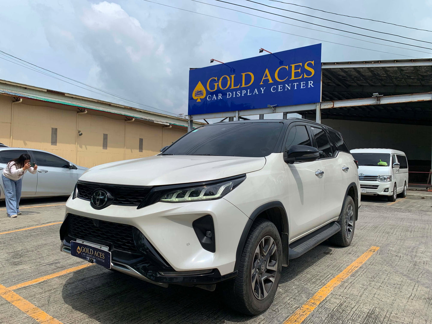 NEW ARRIVAL! 2021 TOYOTA FORTUNER 2.8L LTD 4X2 AUTOMATIC TRANSMISSION (37TKMS ONLY!) Gold Aces Car Display Center