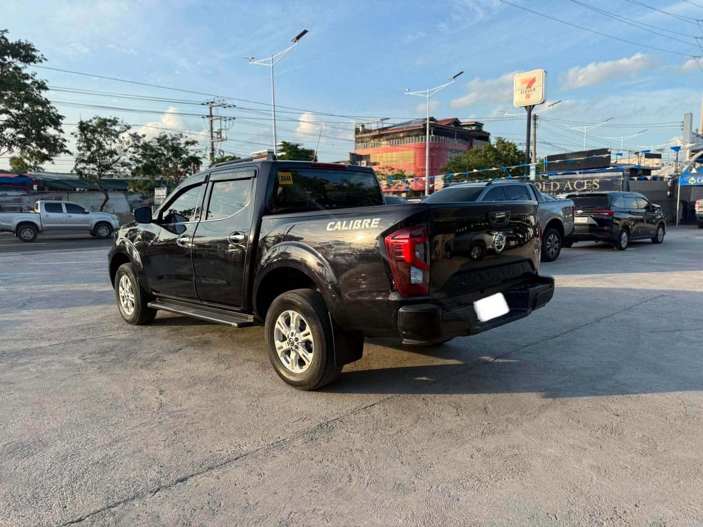 2022 NISSAN NAVARA 2.5L 4X2 VE AUTOMATIC TRANSMISSION Gold Aces Car Display Center