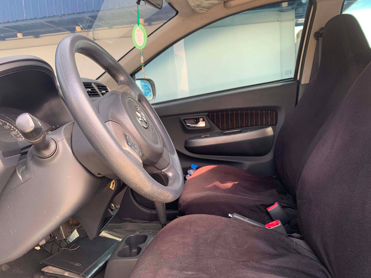 2017 TOYOTA WIGO G 1.0L  AUTOMATIC TRANSMISSION Gold Aces Car Display Center