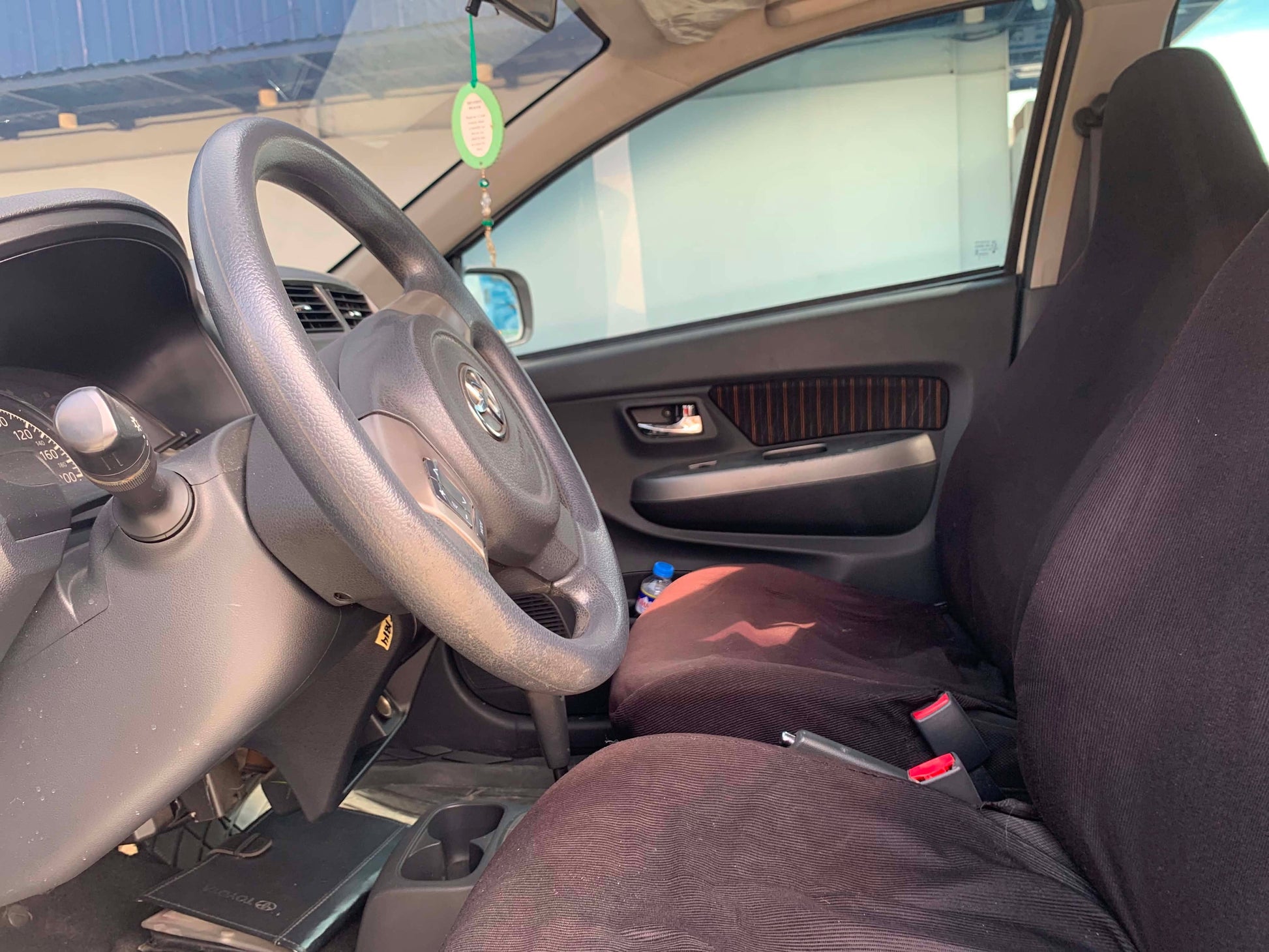 2017 TOYOTA WIGO G 1.0L  AUTOMATIC TRANSMISSION Gold Aces Car Display Center