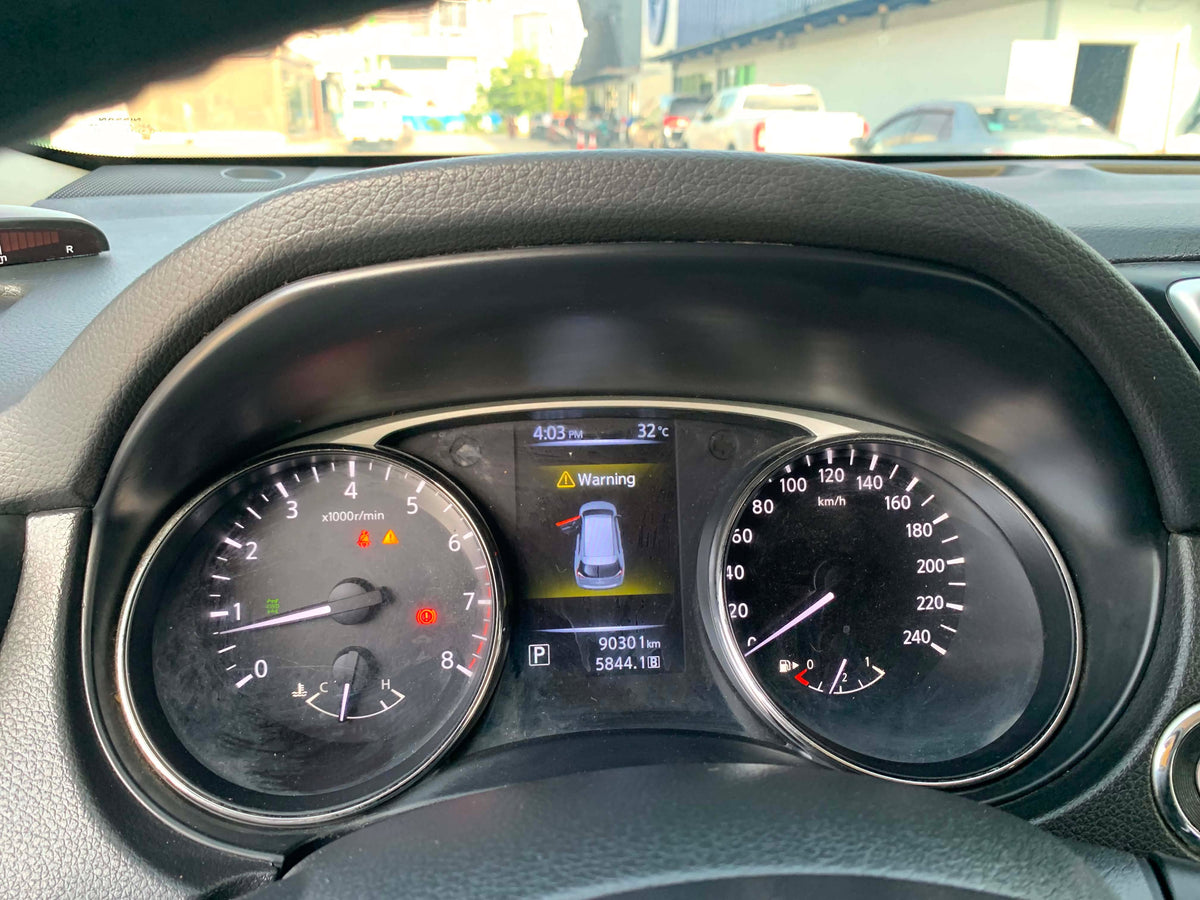 2018 NISSAN X-TRAIL 4X4 2.0L AUTOMATIC TRANSMISSION Gold Aces Car Display Center