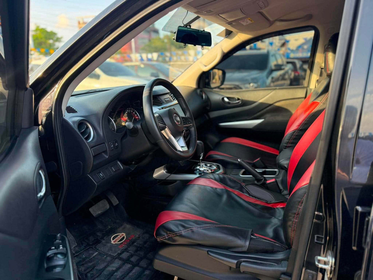 2022 NISSAN NAVARA 2.5L 4X2 VE AUTOMATIC TRANSMISSION Gold Aces Car Display Center