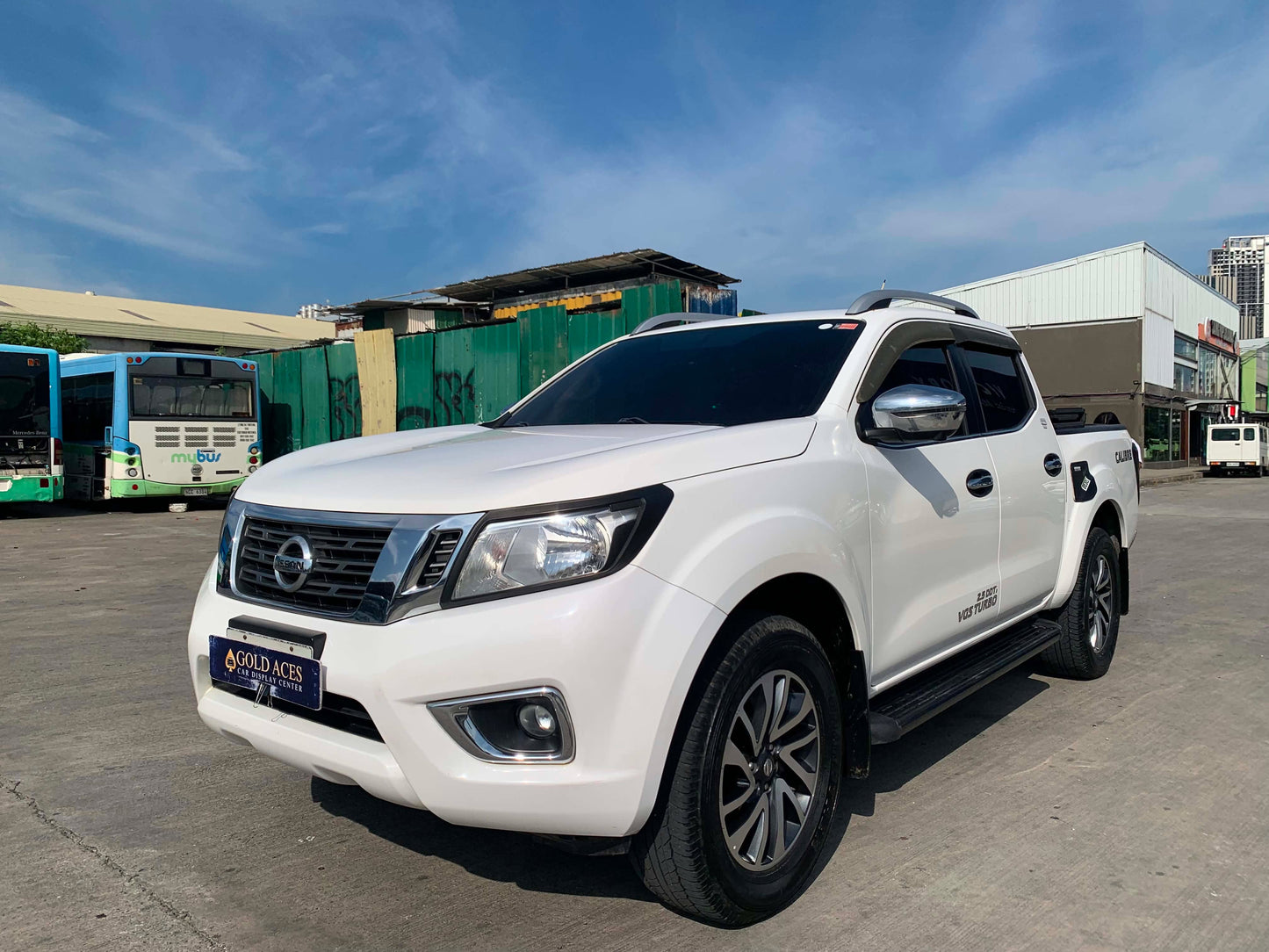 2019 NISSAN NAVARA 2.5L 4X2 EL AUTOMATIC TRANSMISSION Gold Aces Car Display Center