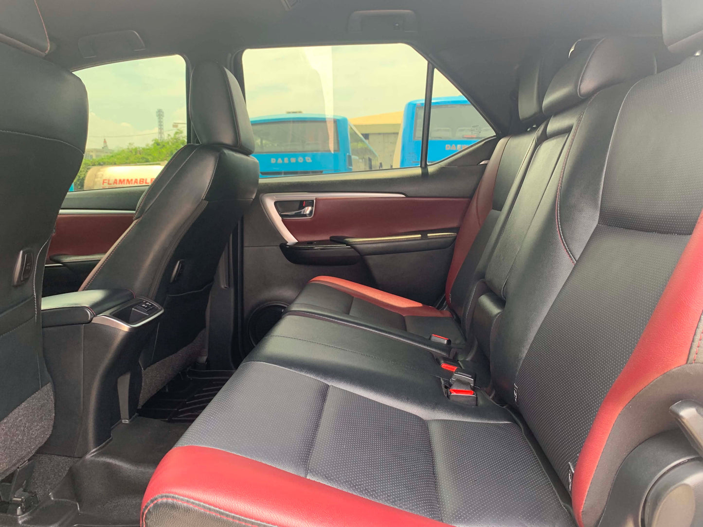 2022 TOYOTA FORTUNER 2.8L LTD 4X4 AUTOMATIC TRANSMISSION (14T KMS ONLY!) Gold Aces Car Display Center