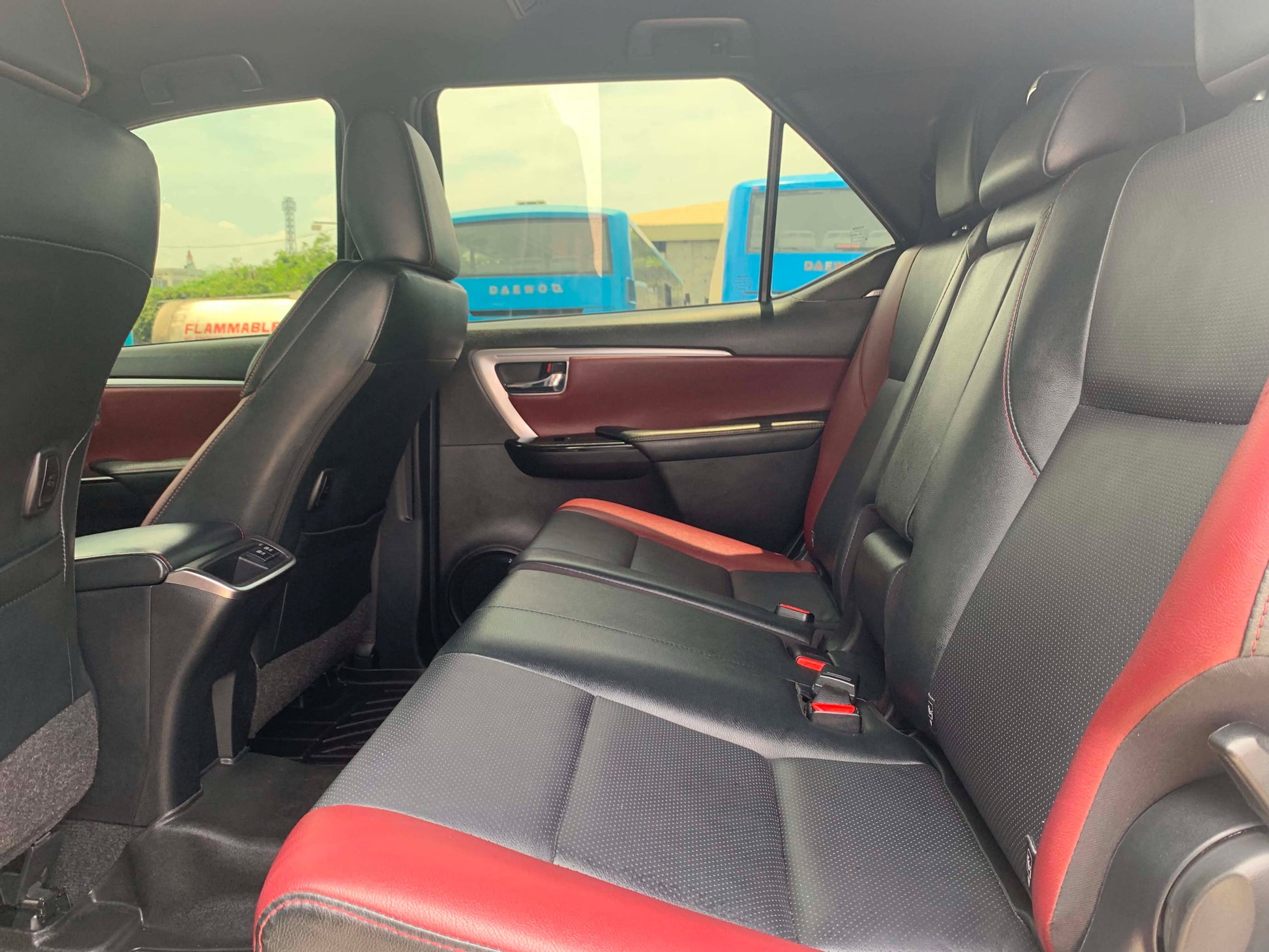 2022 TOYOTA FORTUNER 2.8L LTD 4X4 AUTOMATIC TRANSMISSION (14T KMS ONLY!) Gold Aces Car Display Center