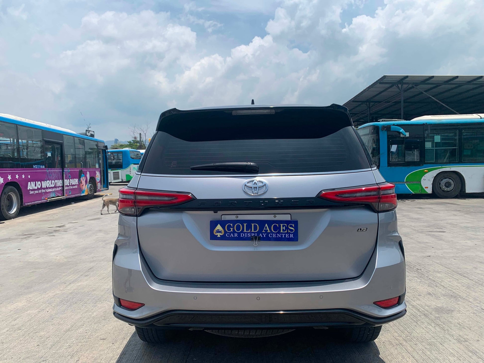 2022 TOYOTA FORTUNER 2.8L LTD 4X4 AUTOMATIC TRANSMISSION (14T KMS ONLY!) Gold Aces Car Display Center