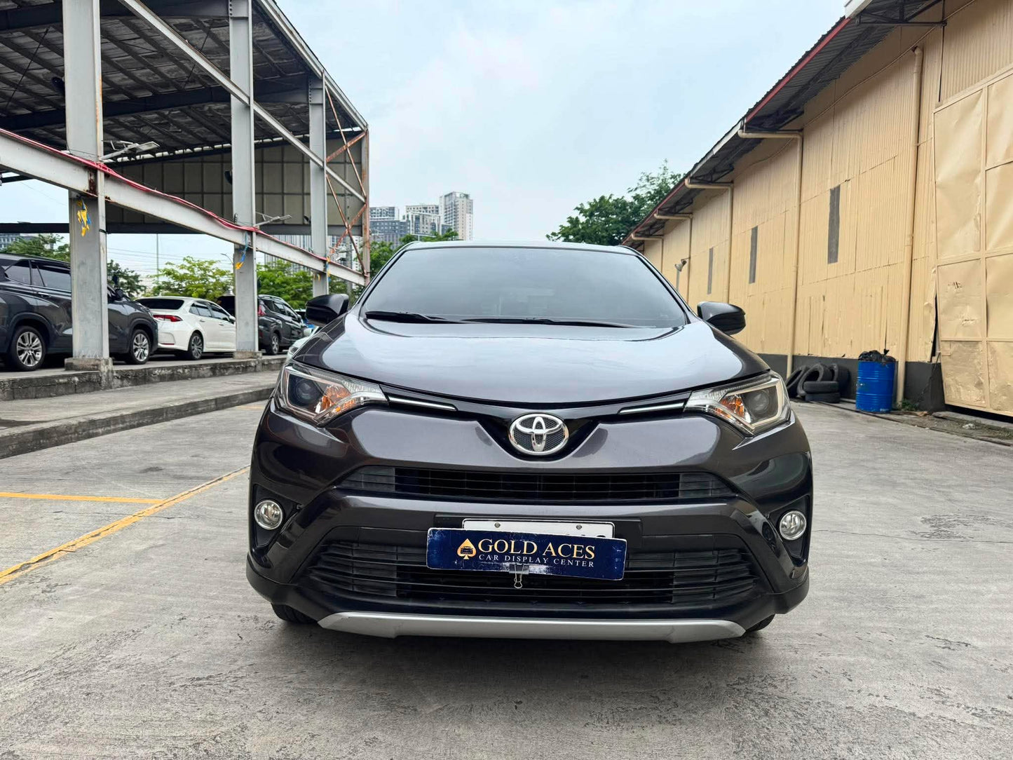 2017 TOYOTA RAV4 2.5L 4X2 AUTOMATIC TRANSMISSION (52TKMS ONLY!) Gold Aces Car Display Center