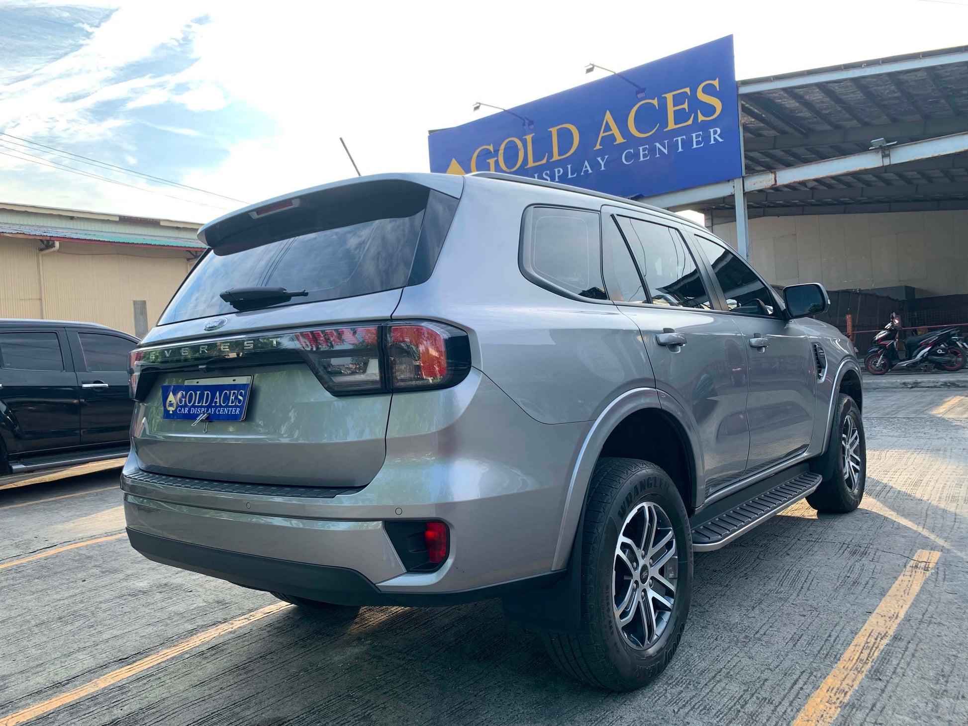 2023 FORD EVEREST SPORT 2.0L 4X2 DSL TURBO AUTOMATIC TRANSMISSION Gold Aces Car Display Center