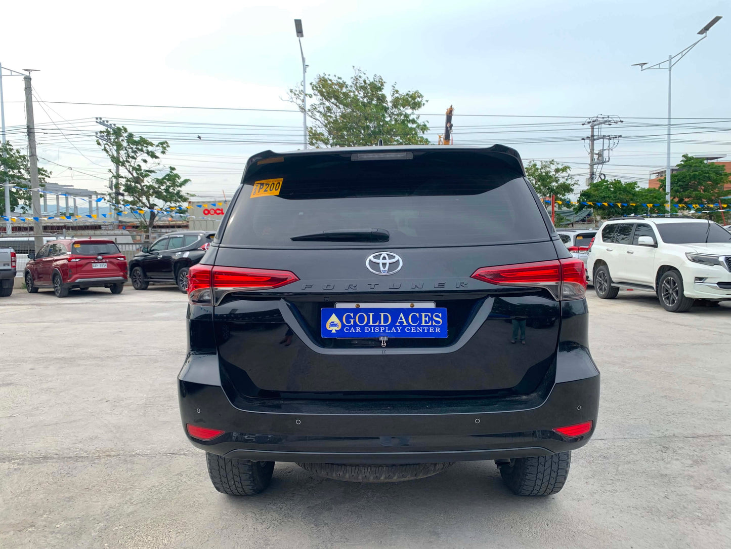 2024 TOYOTA FORTUNER 2.4L G 4X2 AUTOMATIC TRANSMISSION Gold Aces Car Display Center