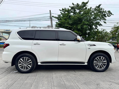 2023 NISSAN PATROL ROYALE 4X4 V8 5.6L AUTOMATIC TRANSMISSION (17TKMS ONLY!) Gold Aces Car Display Center