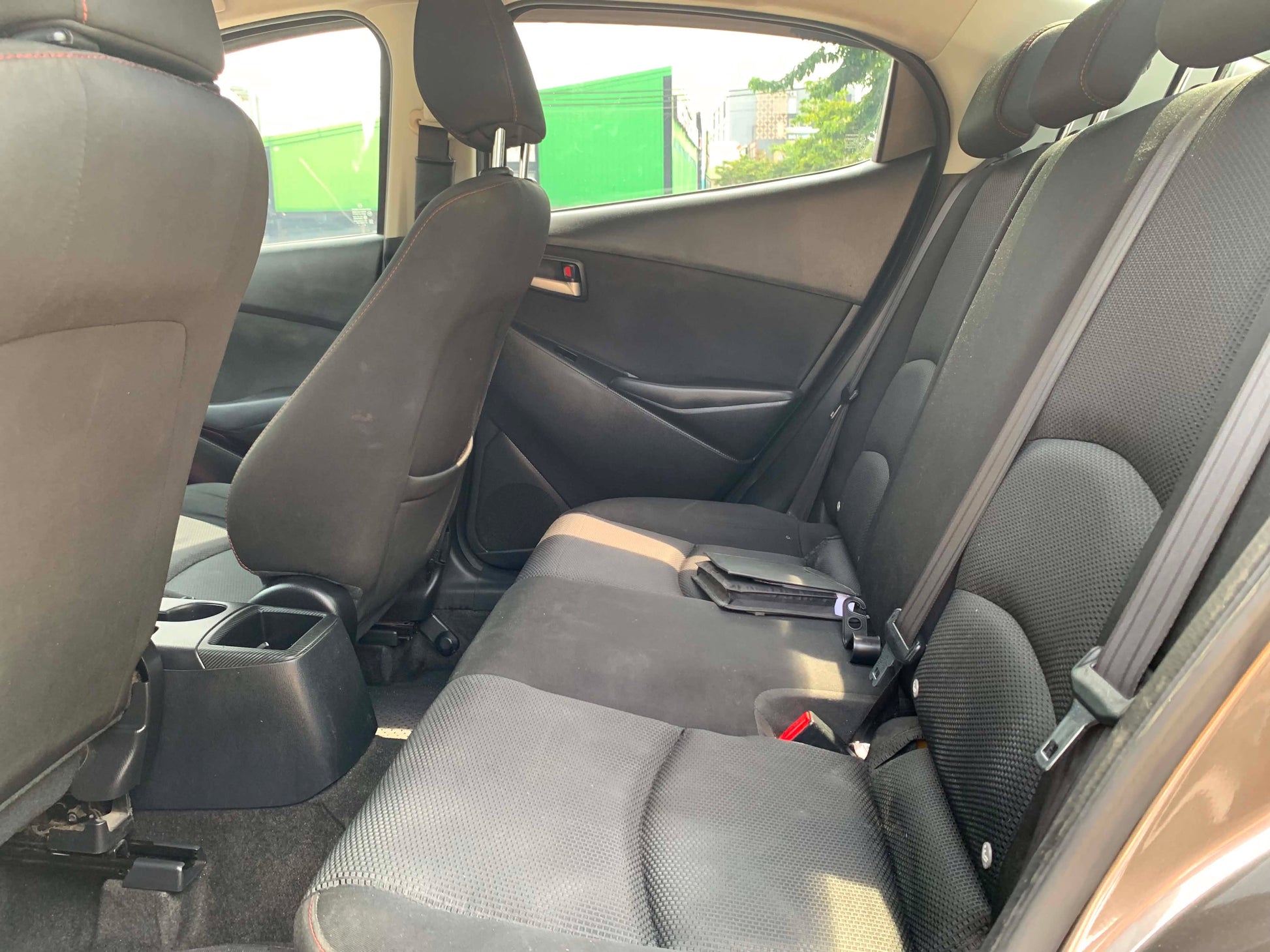 2017 MAZDA 2 2.0L SEDAN AUTOMATIC TRANSMISSION (67TKMS ONLY!) Gold Aces Car Display Center
