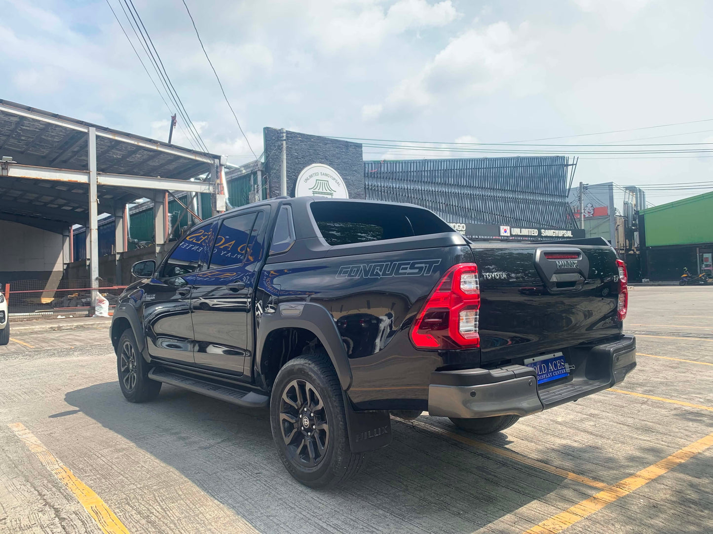 2021 TOYOTA HILUX CONQUEST V 2.4L AUTOMATIC TRANSMISSION (25TKMS ONLY!) Gold Aces Car Display Center