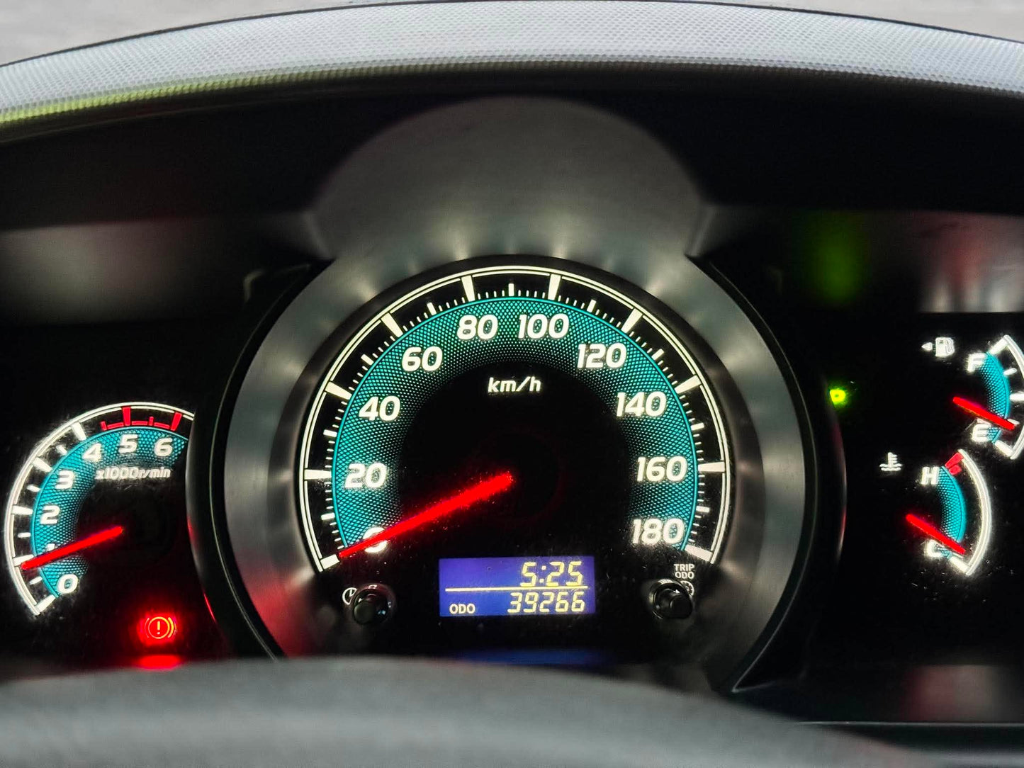 2014 TOYOTA HIACE SUPER GRANDIA 2.8L DSL AUTOMATIC TRANSMISSION (40TKMS ONLY!) TOYOTA