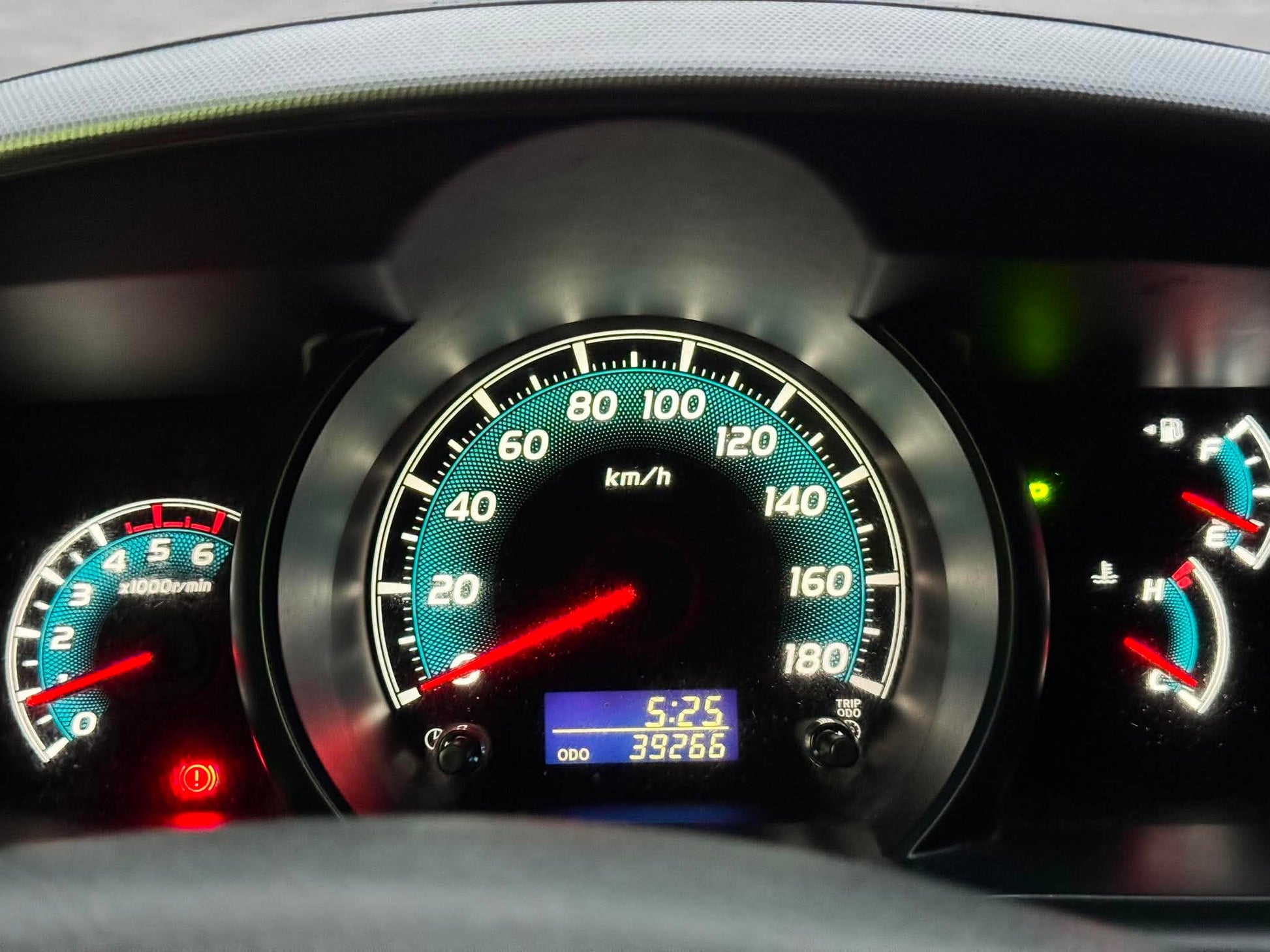 2014 TOYOTA HIACE SUPER GRANDIA 2.8L DSL AUTOMATIC TRANSMISSION (40TKMS ONLY!) TOYOTA
