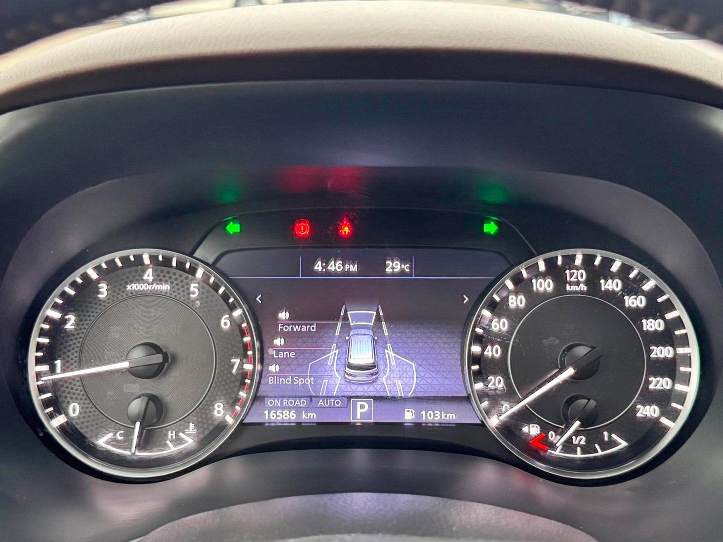 2023 NISSAN PATROL ROYALE 4X4 V8 5.6L AUTOMATIC TRANSMISSION (17TKMS ONLY!) Gold Aces Car Display Center