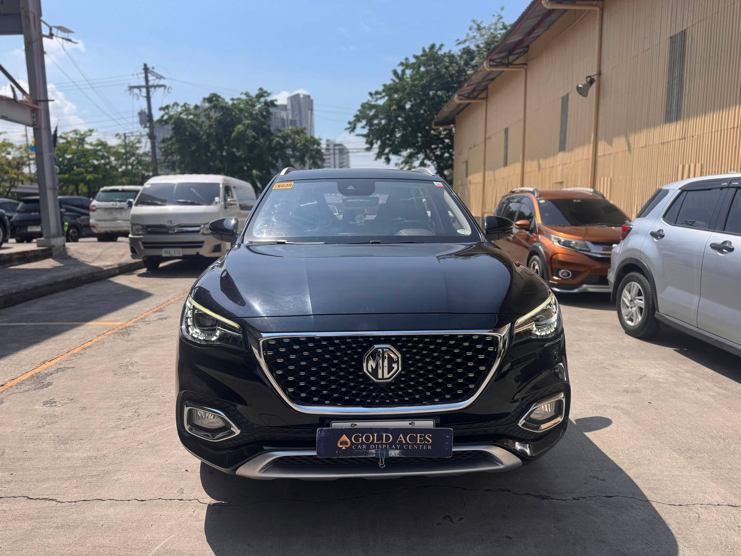 2022 MG HS TROPHY 1.5L AUTOMATIC TRANSMISSION Gold Aces Car Display Center