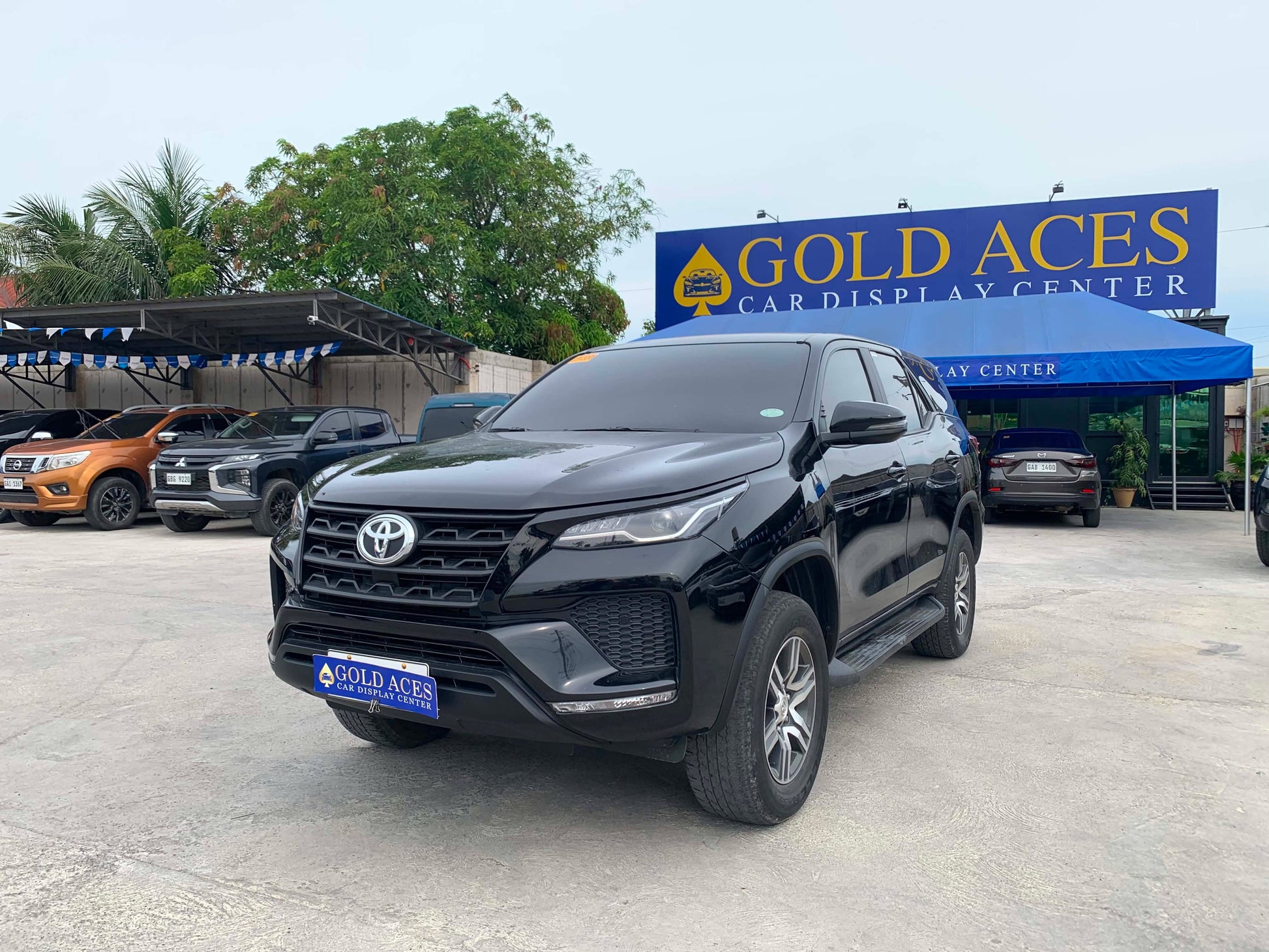 2024 TOYOTA FORTUNER 2.4L G 4X2 AUTOMATIC TRANSMISSION Gold Aces Car Display Center